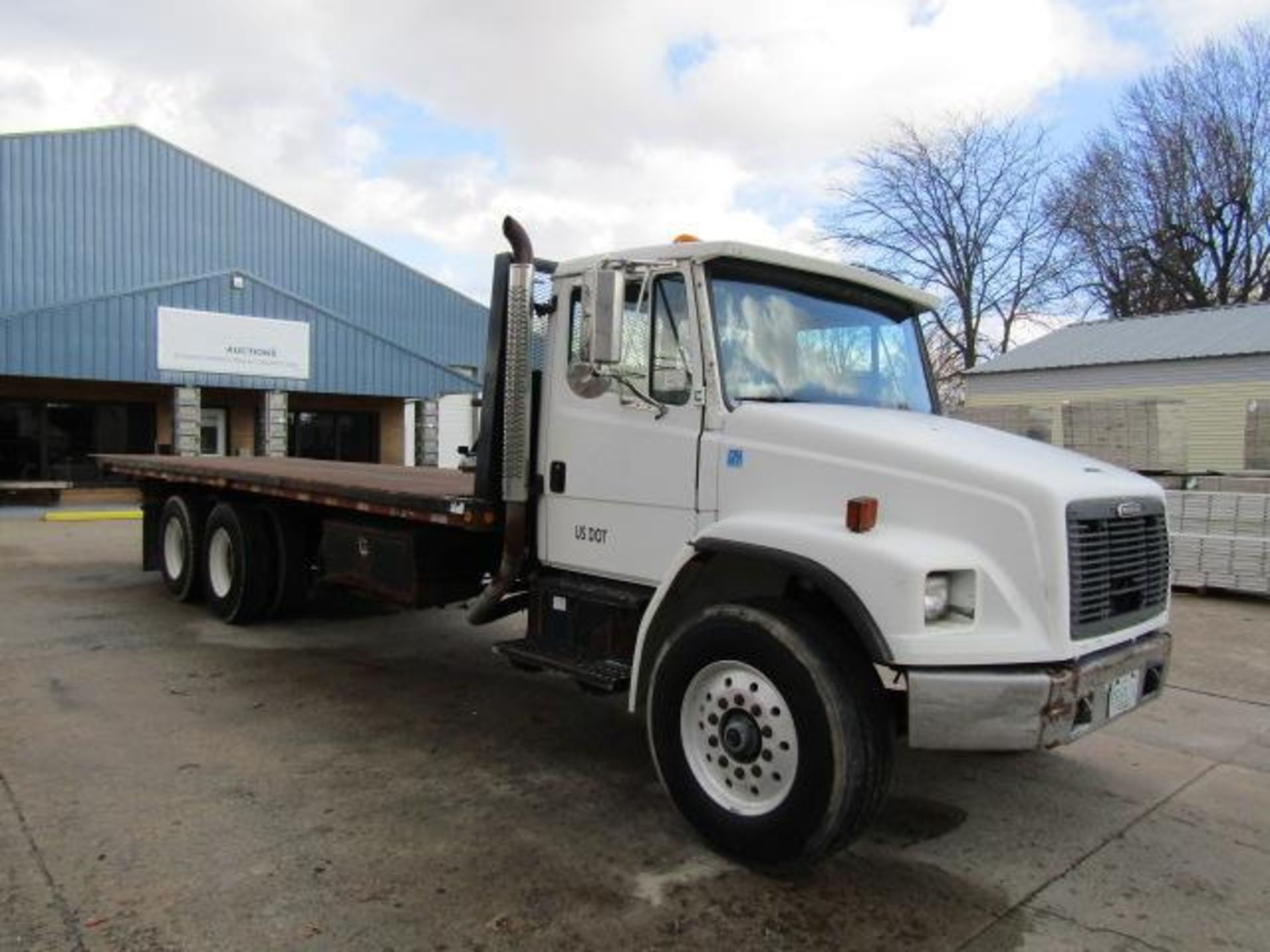 1998 Freightliner FL80 Rollback Flatbed Truck - Image 2 of 38