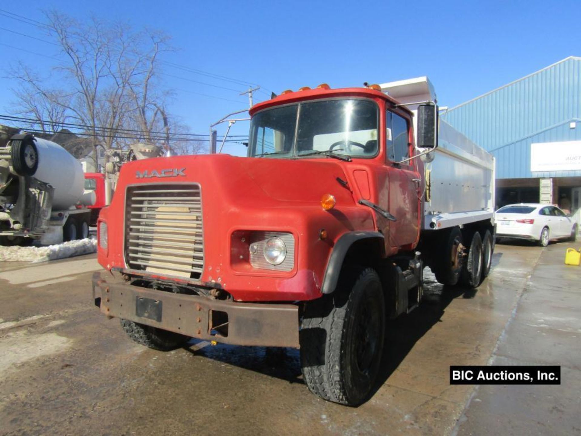 1999 Mack DM690S Dump Truck