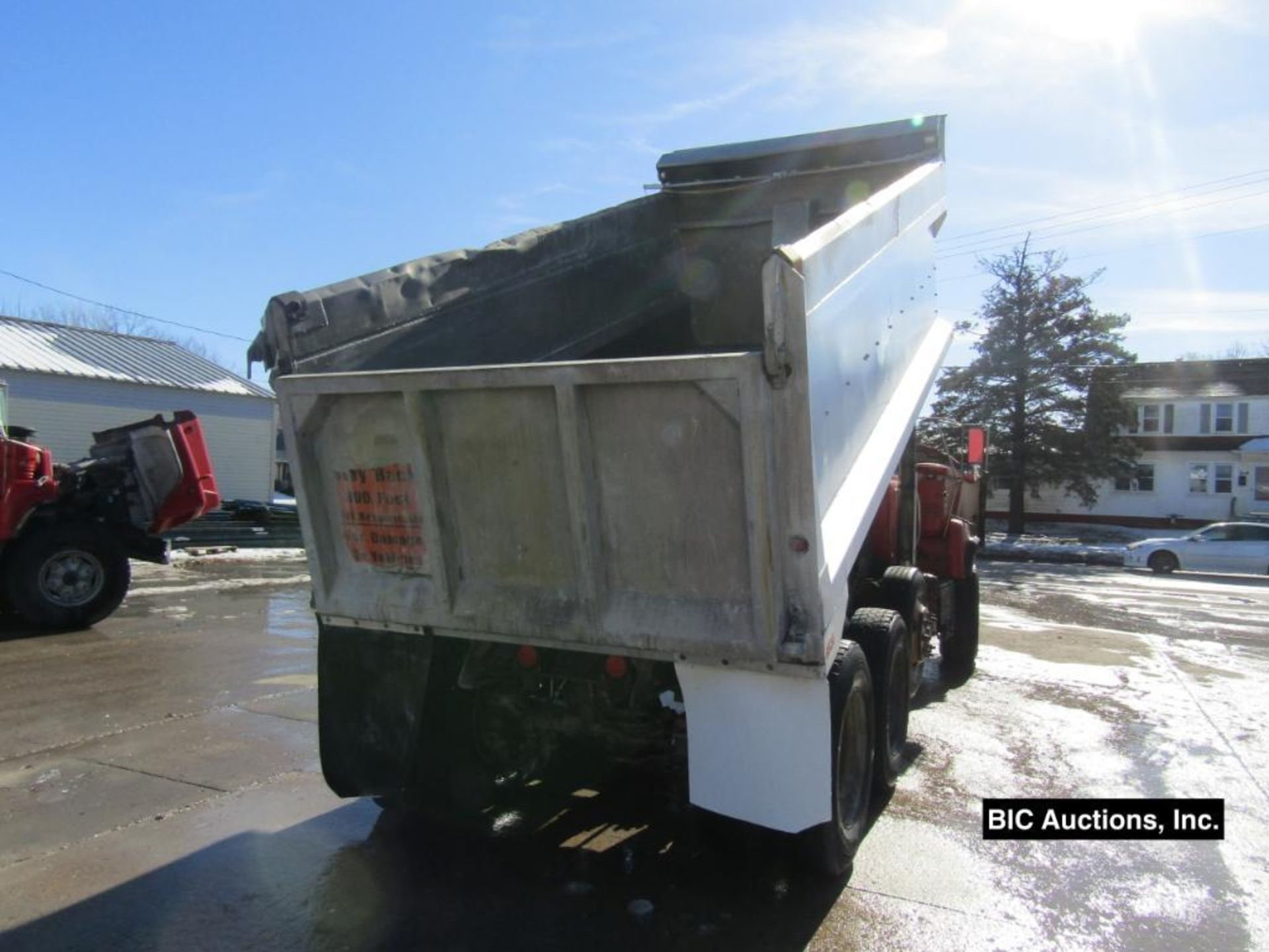 1999 Mack DM690S Dump Truck - Image 33 of 36