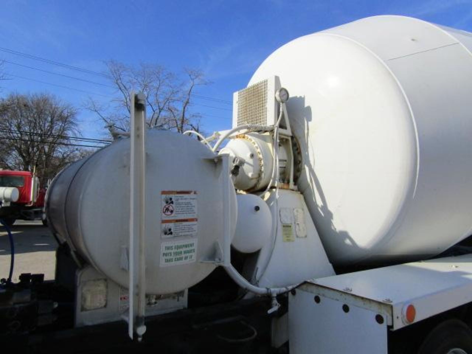 1999 Mack RD690S Concrete Mixer Truck - Image 31 of 39