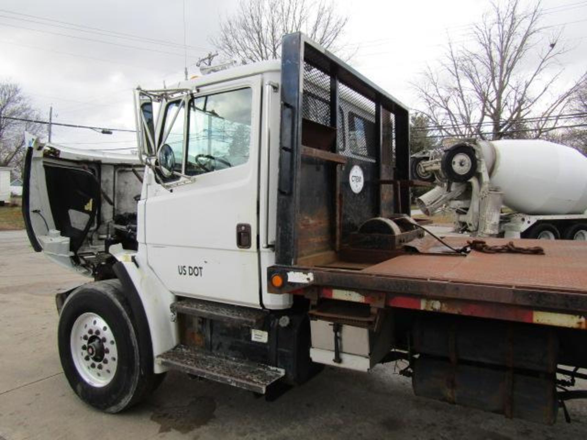 1998 Freightliner FL80 Rollback Flatbed Truck - Image 28 of 38