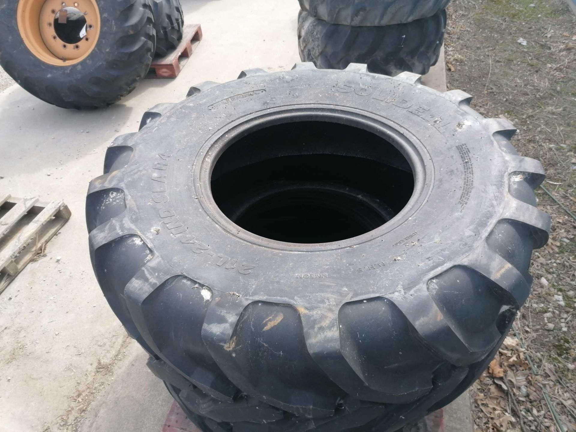 (2) Solideal 21L-24IND SLAR4 Tire - Image 2 of 5