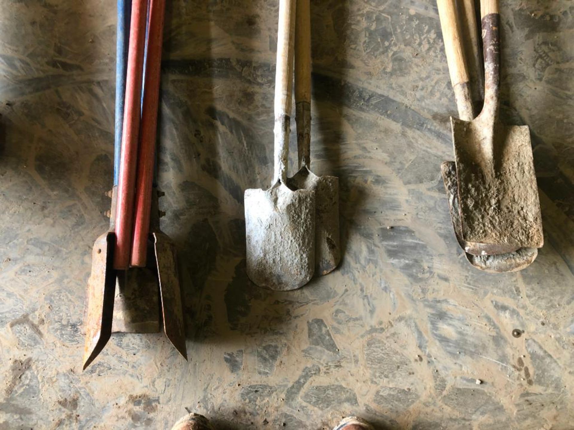 Shovels, Post Hole Diggers, Spades - Image 3 of 3