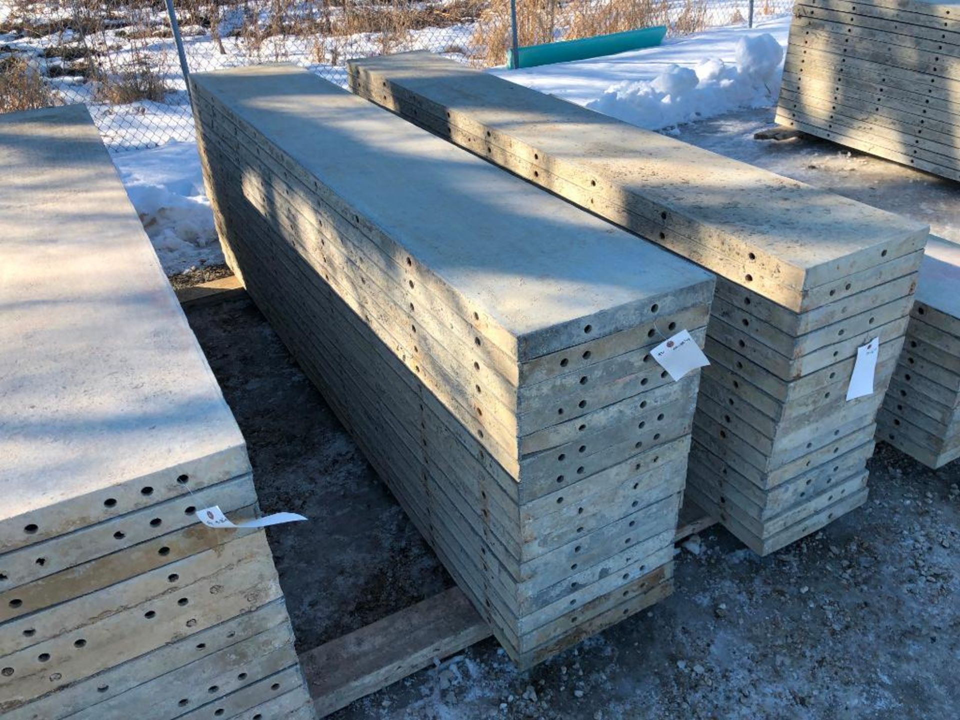 (16) 18" x 9' Symons Silver Aluminum Concrete Forms