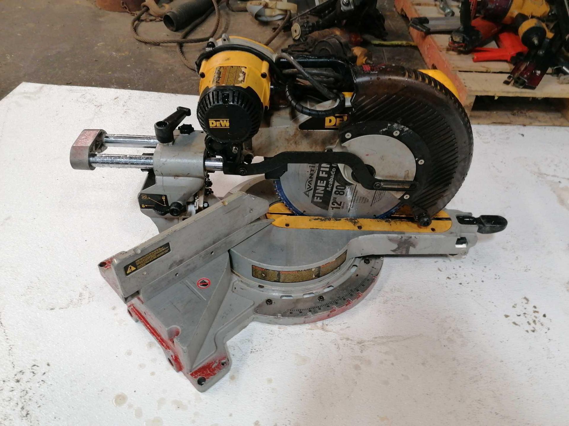 DeWalt DW718 12" Compound Sliding Miter Saw - Image 3 of 3