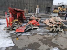 (5) Pallets Miscellaneous Caution Signs, Safety Fence & Barricades