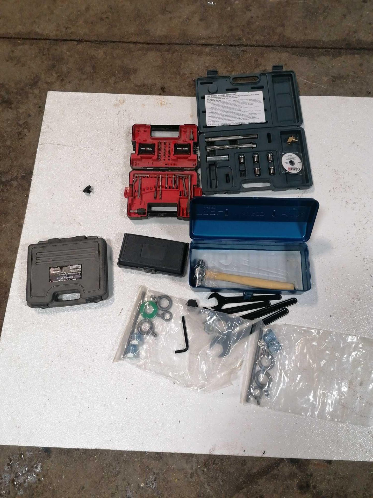 Ford Triton Head Repair Kit & Miscellaneous Tools