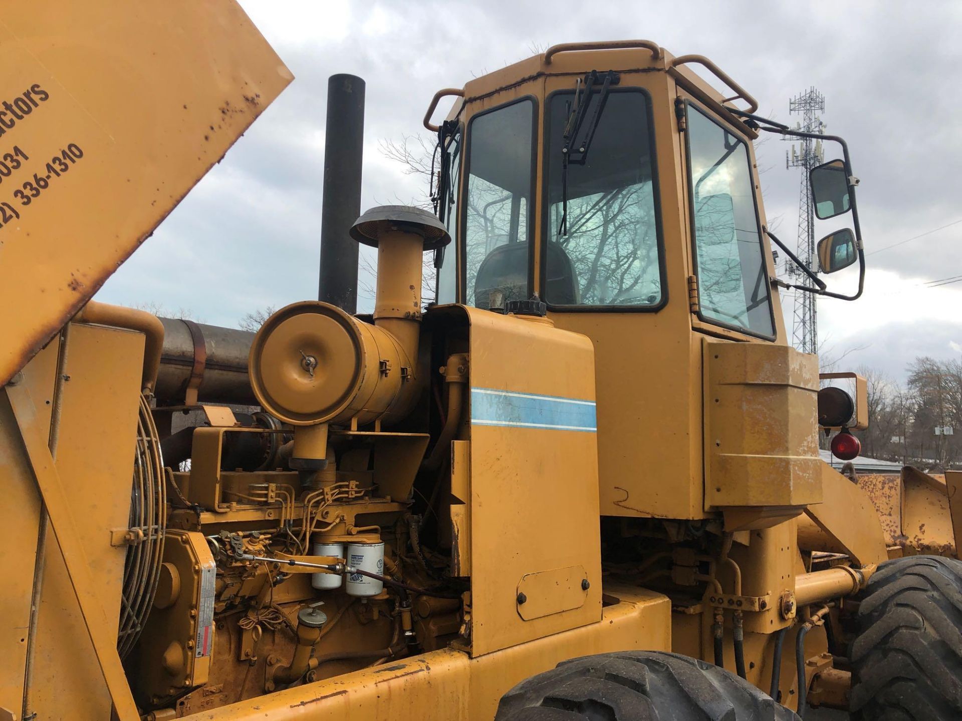 Dresser 520-B Wheel Loader w/ ACS Quick Coupler & 60"x92" Forks - Image 25 of 26