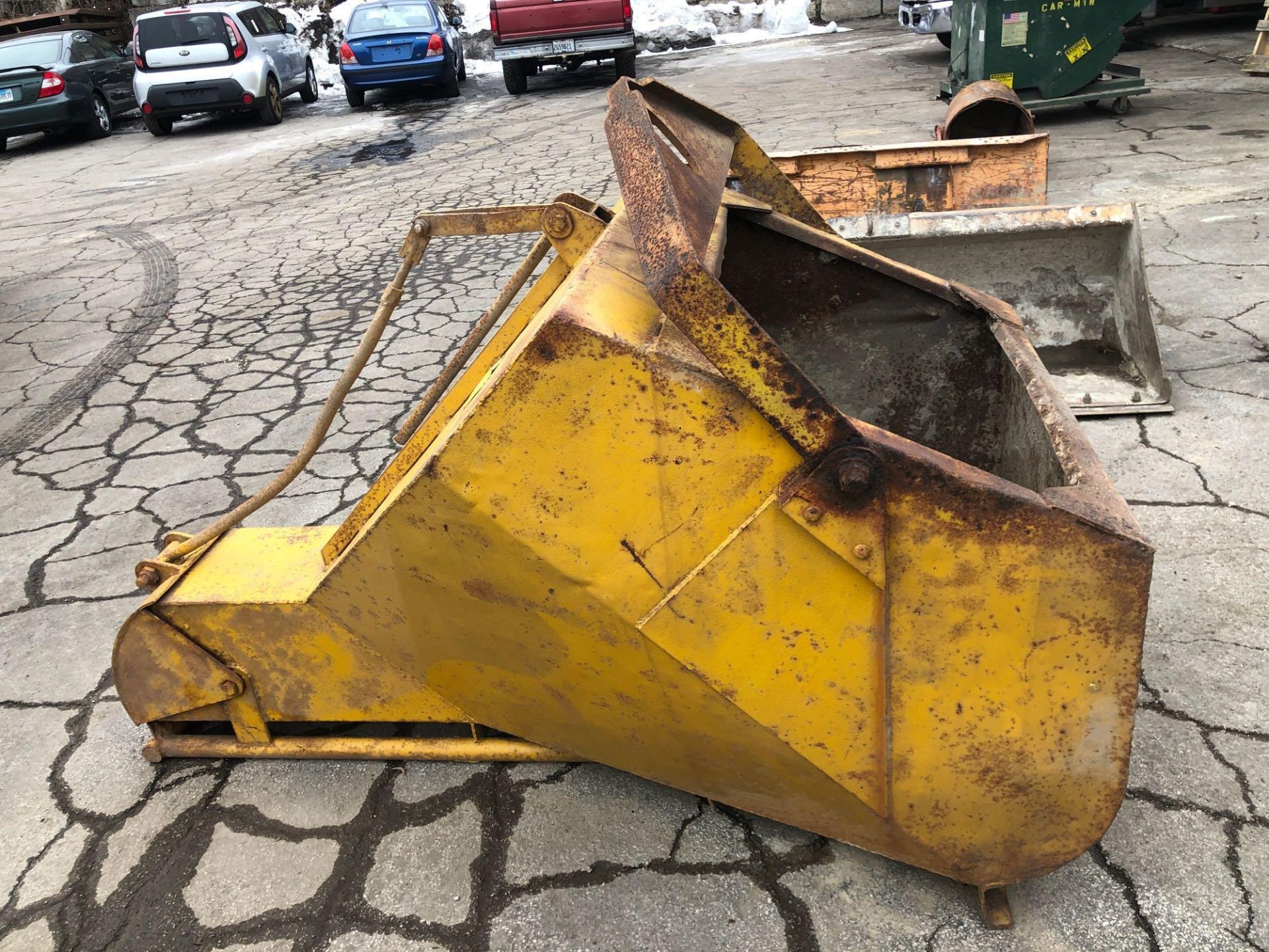 Extended Gate Concrete Bucket - Image 3 of 3