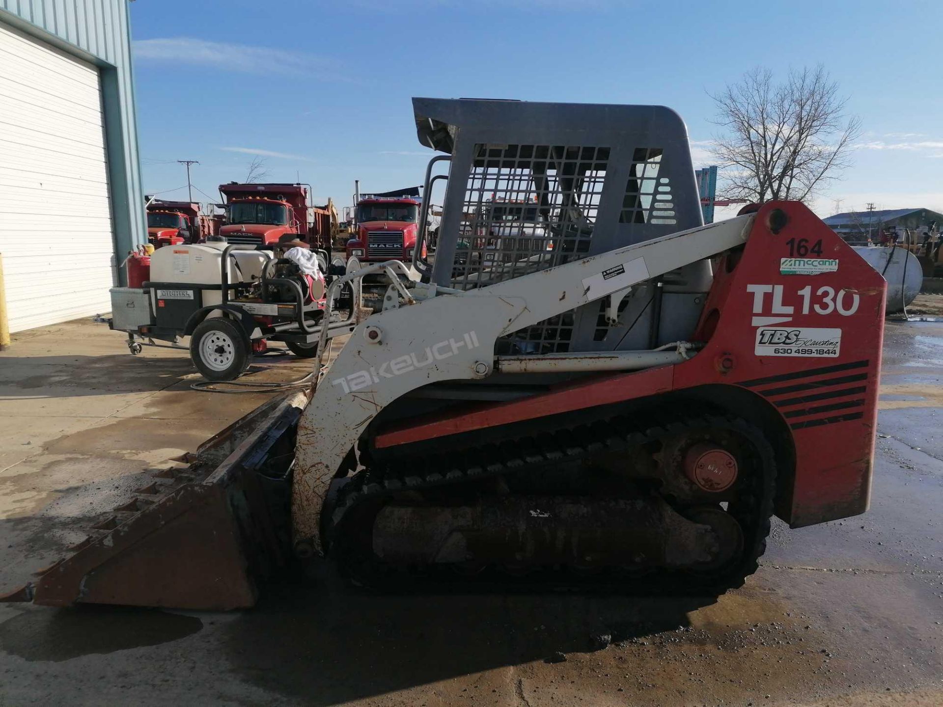 Takeuchi TL130 Rubber Track Loader, NEW TRACKS, Serial #21307573, YANMAR 4711V98-NSA2 Motor. Located - Image 4 of 22