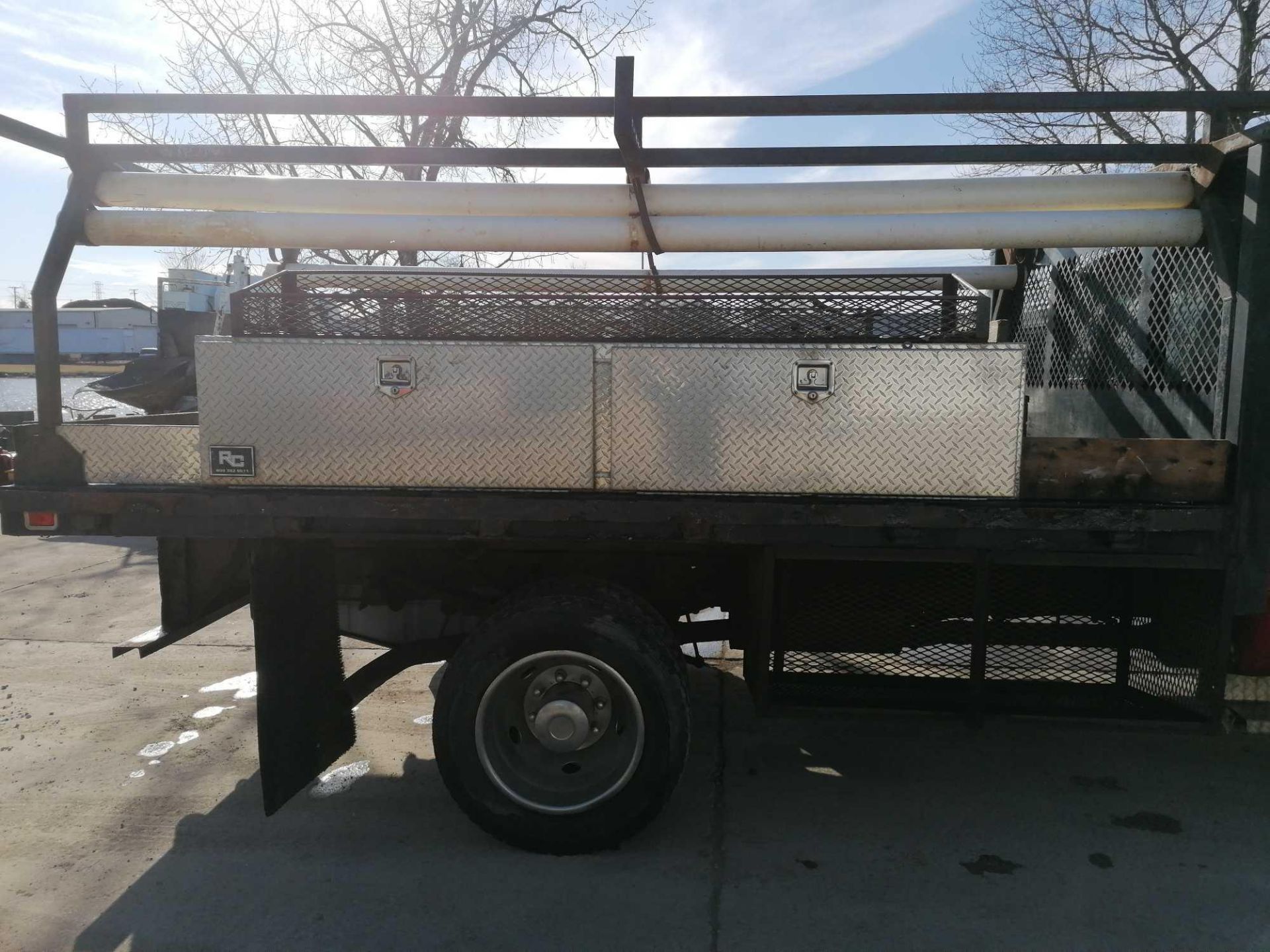 2003 Ford F-450 XL Super Duty Flatbed Truck, VIN # 1FDXF46P34EB87876, 191869 Miles, Dually Truck - Image 11 of 26