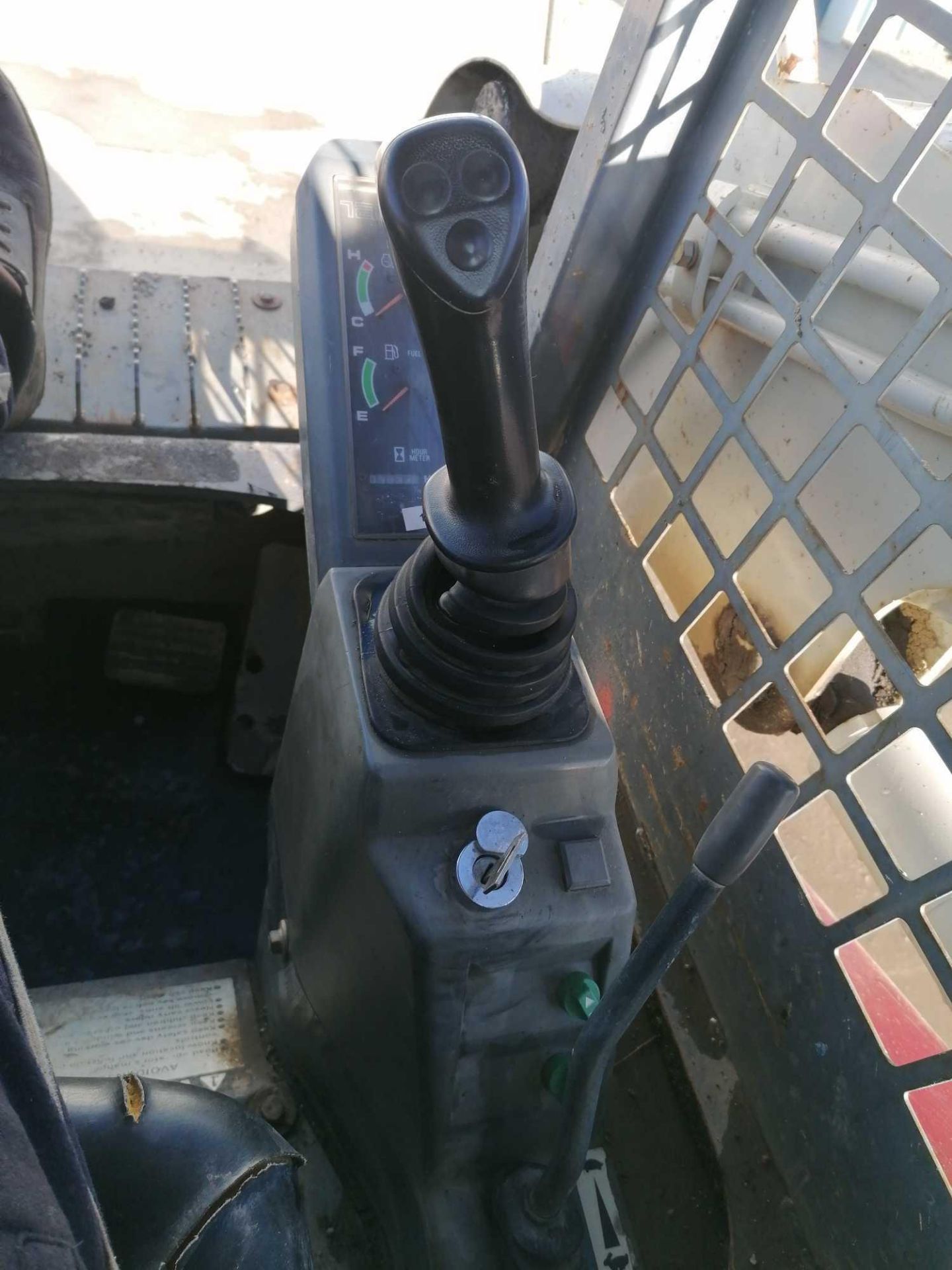 Takeuchi TL130 Rubber Track Loader, NEW TRACKS, Serial #21307573, YANMAR 4711V98-NSA2 Motor. Located - Image 9 of 22