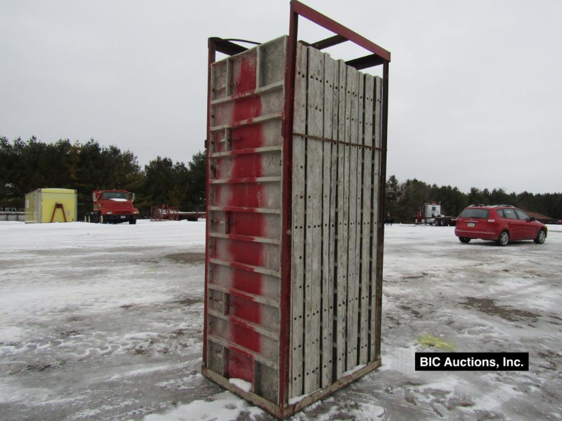 (20) 32" x 8' Durand Aluminum Concrete Forms, Smooth 8" Hole Pattern with attached Hardware - Image 4 of 4