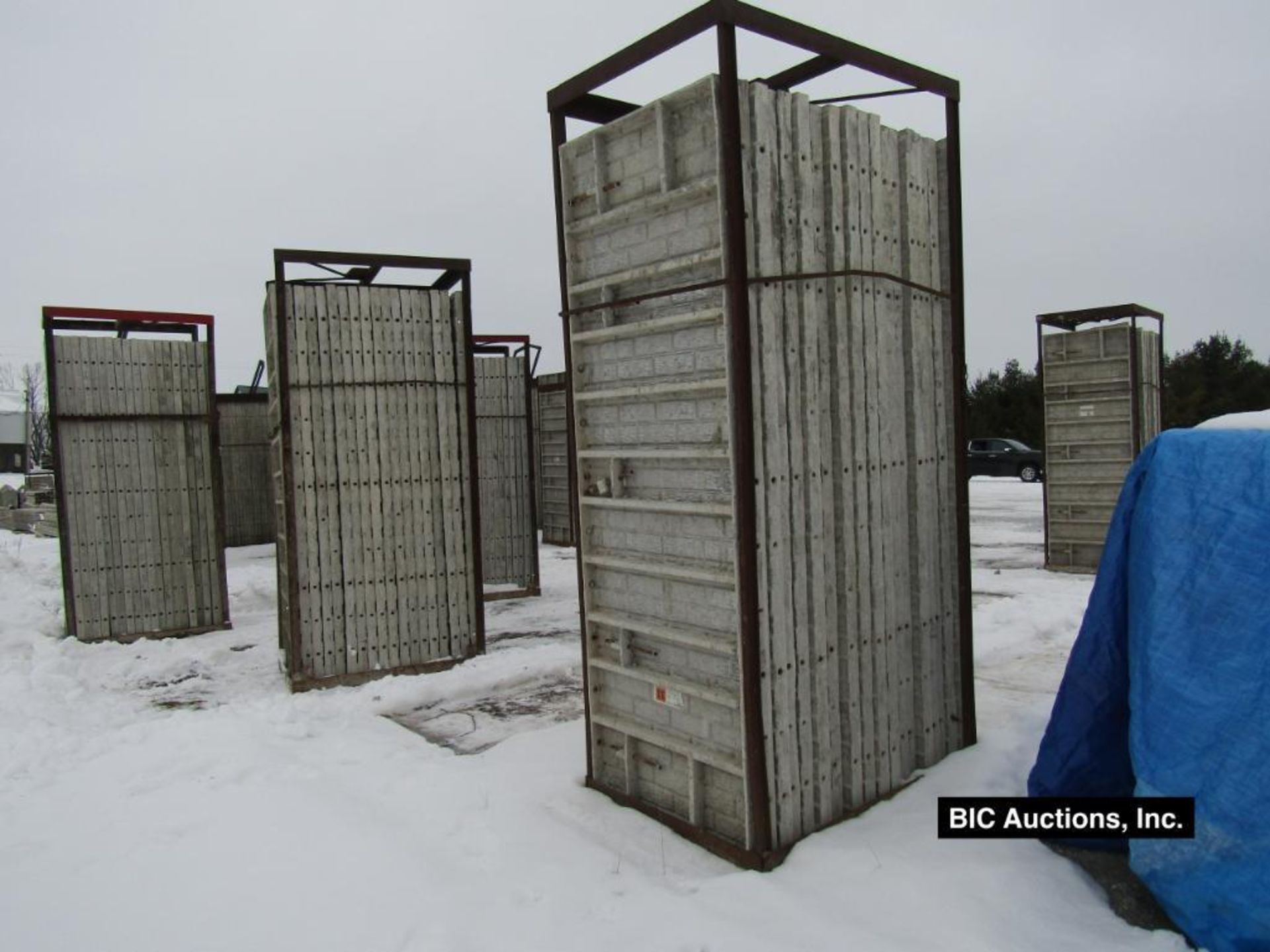 (20) 32" x 8' Durand Aluminum Concrete Forms, Textured Brick, 8" Hole Pattern, Located in Waldo, WI - Image 2 of 2