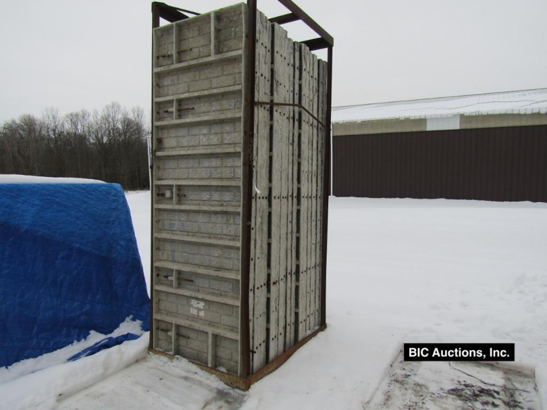 (20) 32" x 8' Durand Aluminum Concrete Forms, Textured Brick, 8" Hole Pattern, Located in Waldo, WI