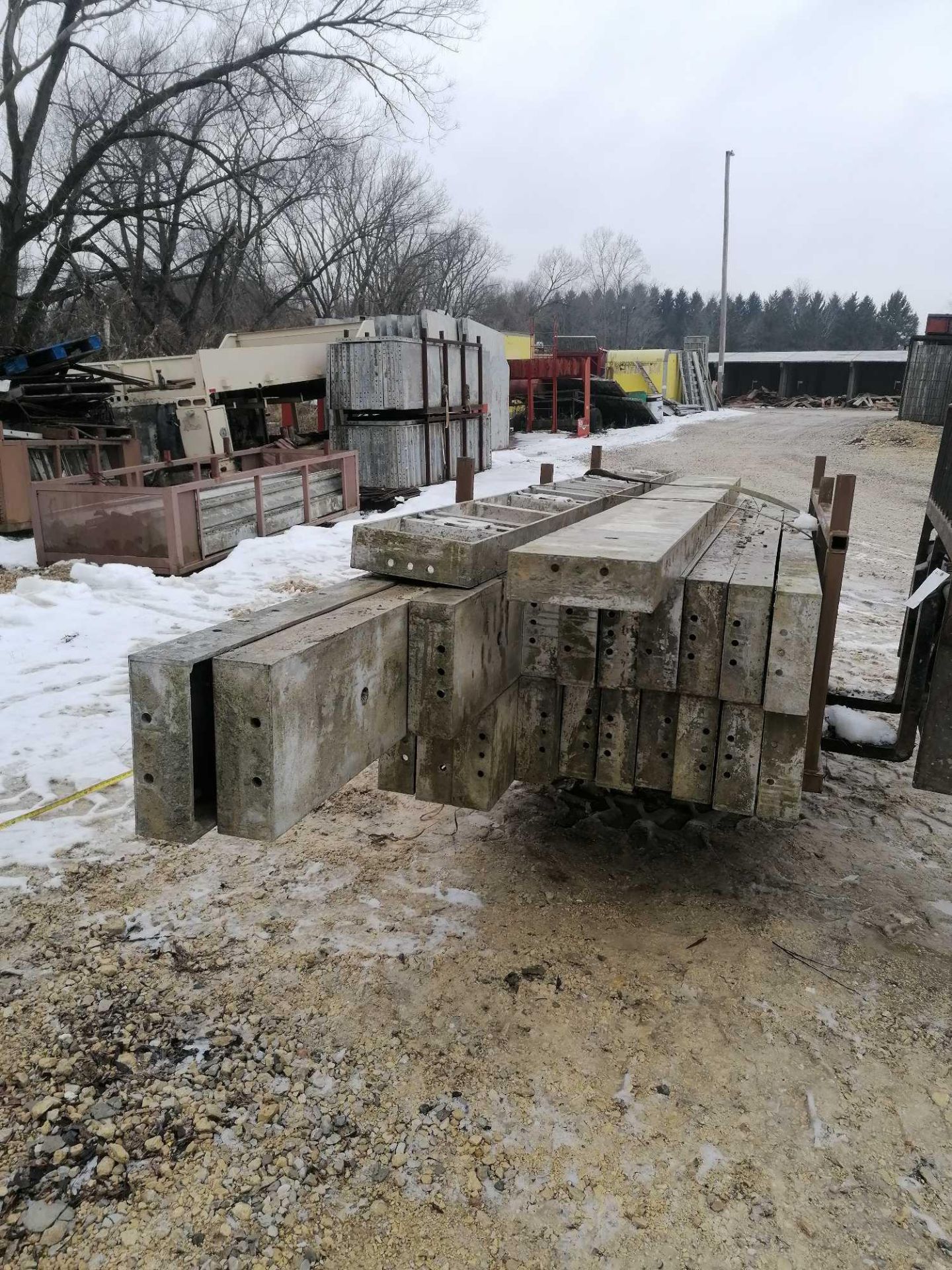 1' Aluminum Concrete Forms, (6) 13' 4" x 1' , (14) 10' 8" x 1' , (2) 16' x 1'Ê Located in Waldo, WI - Image 4 of 10