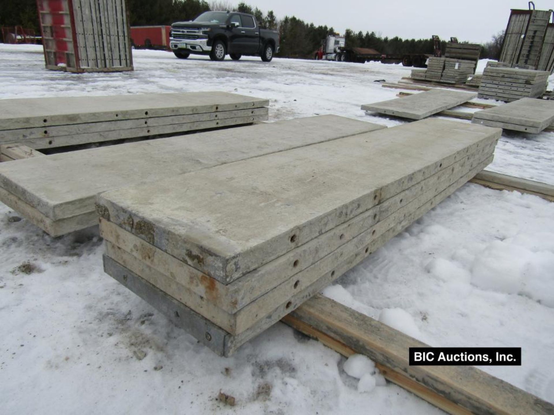 (4) 18" x 8' Durand Aluminum Concrete Forms, Smooth 8" Hole Pattern, Located in Waldo, WI - Image 2 of 2