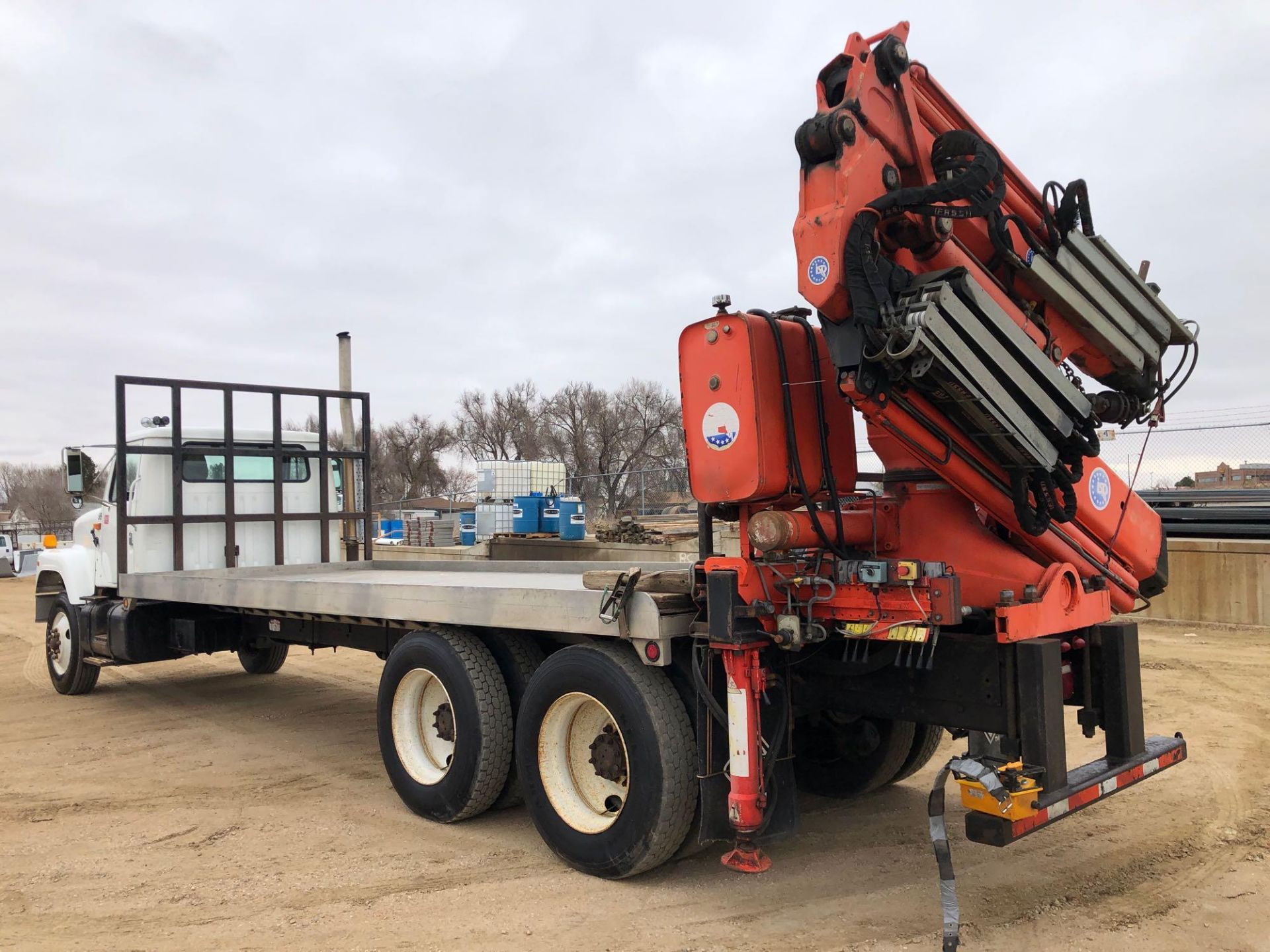 1995 International Knuckle Boom Truck, VIN # 1HTGGADR9SH684062, Model 2574 6x4, 199394 Miles - Image 4 of 52