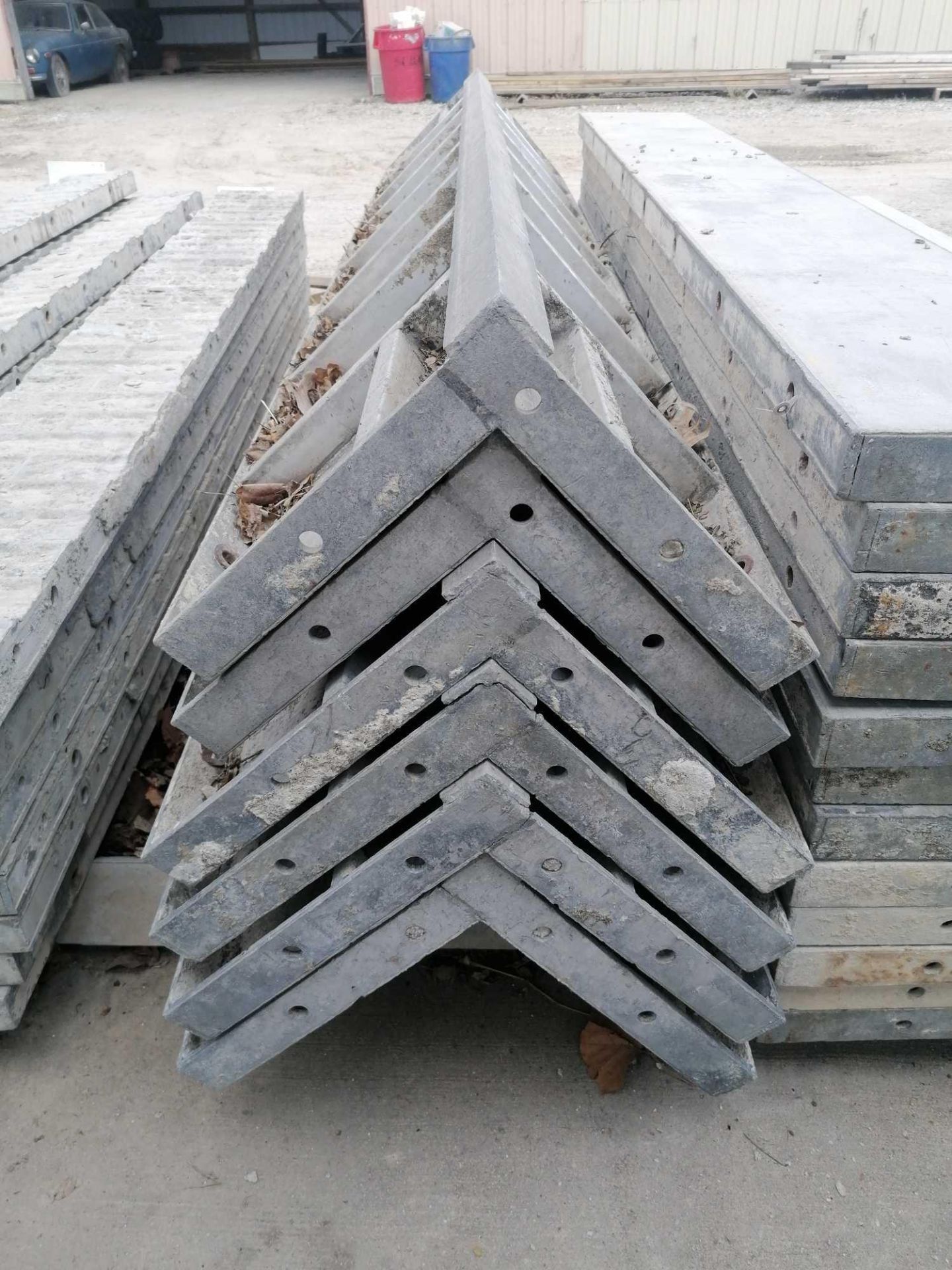 (4) 14" x 14" x 8' & (2) 12" x 12" x 8' Wraps Durand Aluminum Concrete Forms, Smooth 6-12 Hole - Image 2 of 2