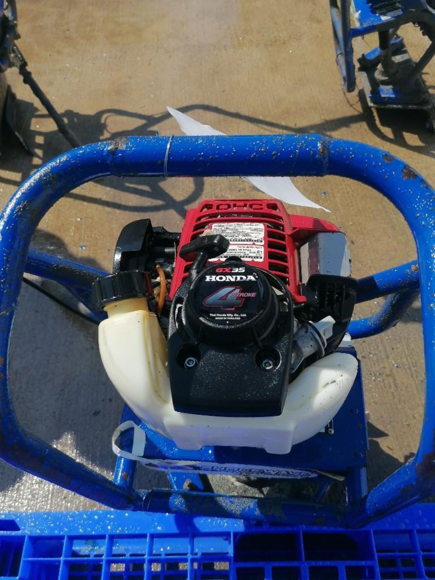 Shockwave Power Screed with Honda GX35 Motor, Serial #6055, 20.3 Hours. Located at 301 E Henry - Image 2 of 7