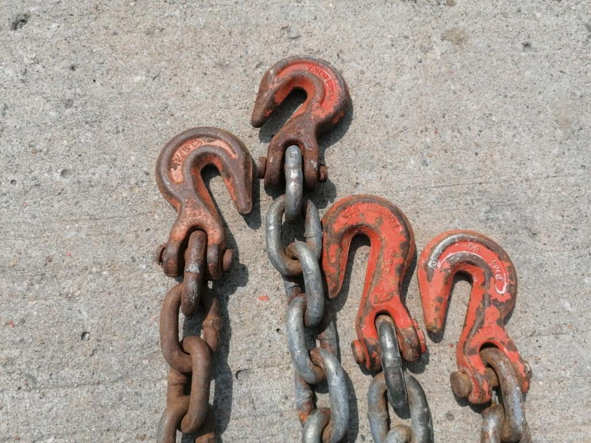 (4) 1/2" USA 6' Chain with hook. Located at 301 E Henry Street, Mt. Pleasant, IA 52641. - Image 3 of 3