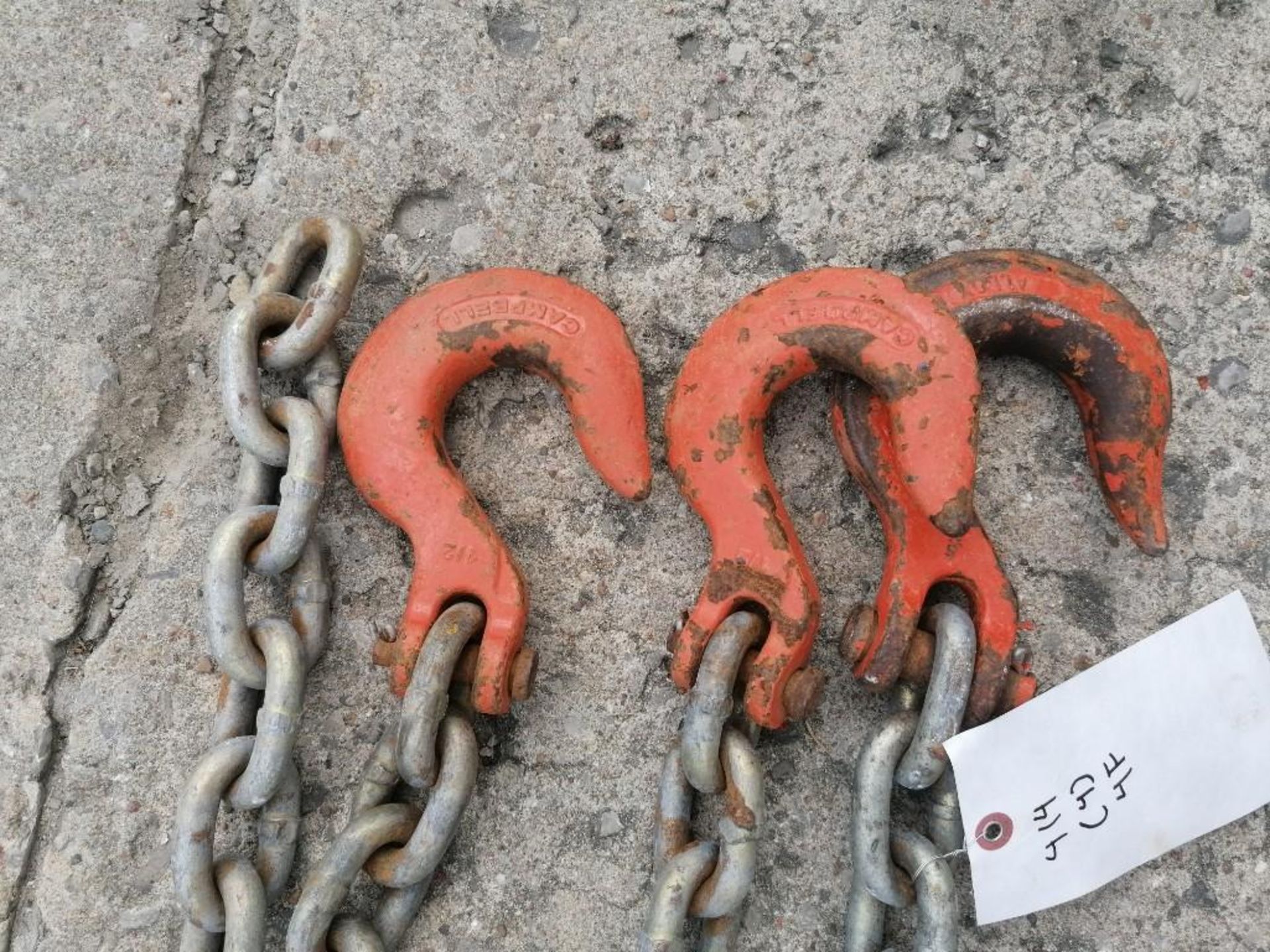 (4) 1/2" USA 4' Chain with hook. Located at 301 E Henry Street, Mt. Pleasant, IA 52641. - Image 2 of 3