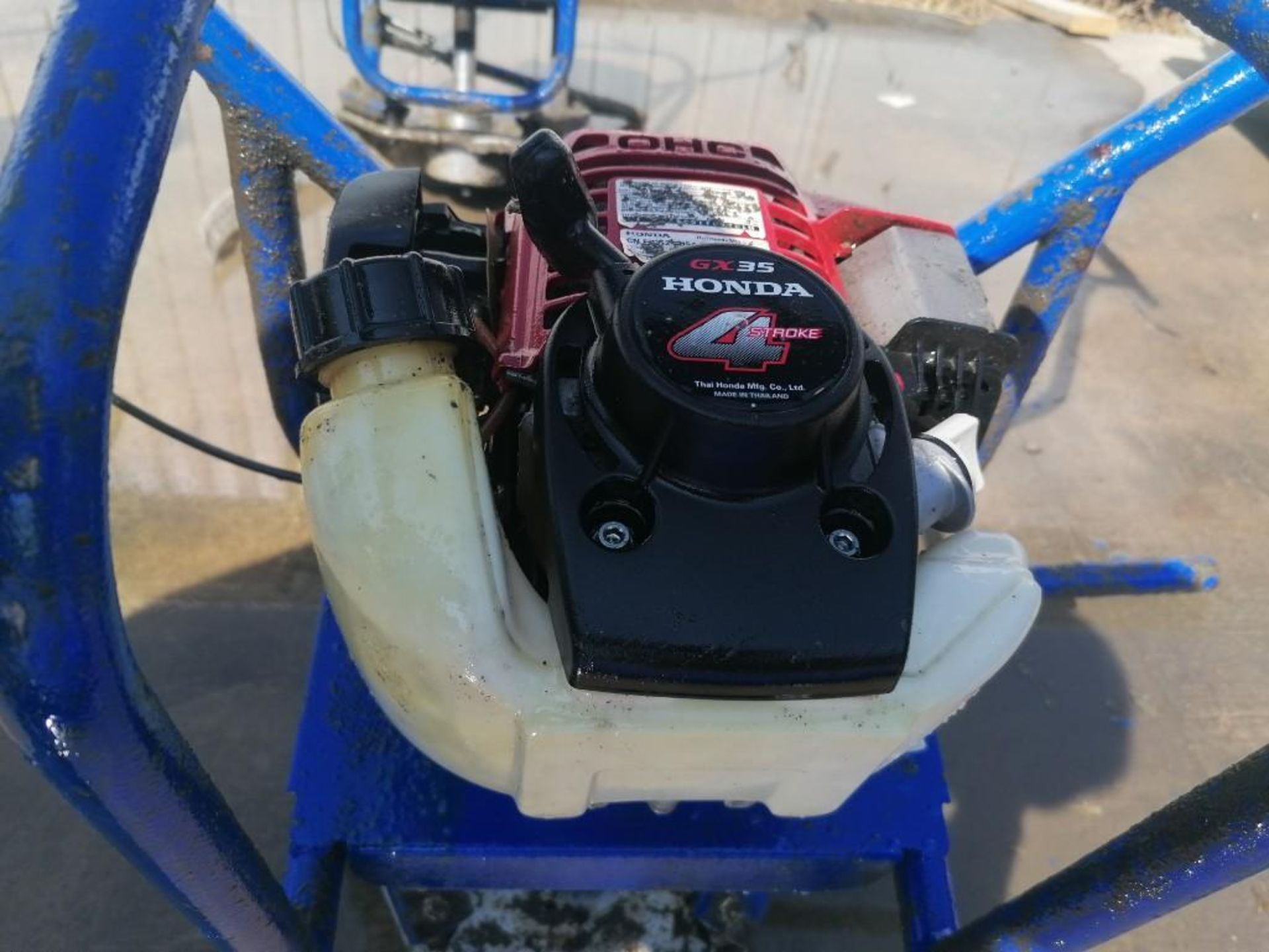 Shockwave Power Screed with Honda GX35 Motor, Serial #4233, 23.3 Hours. Located at 301 E Henry - Image 5 of 8