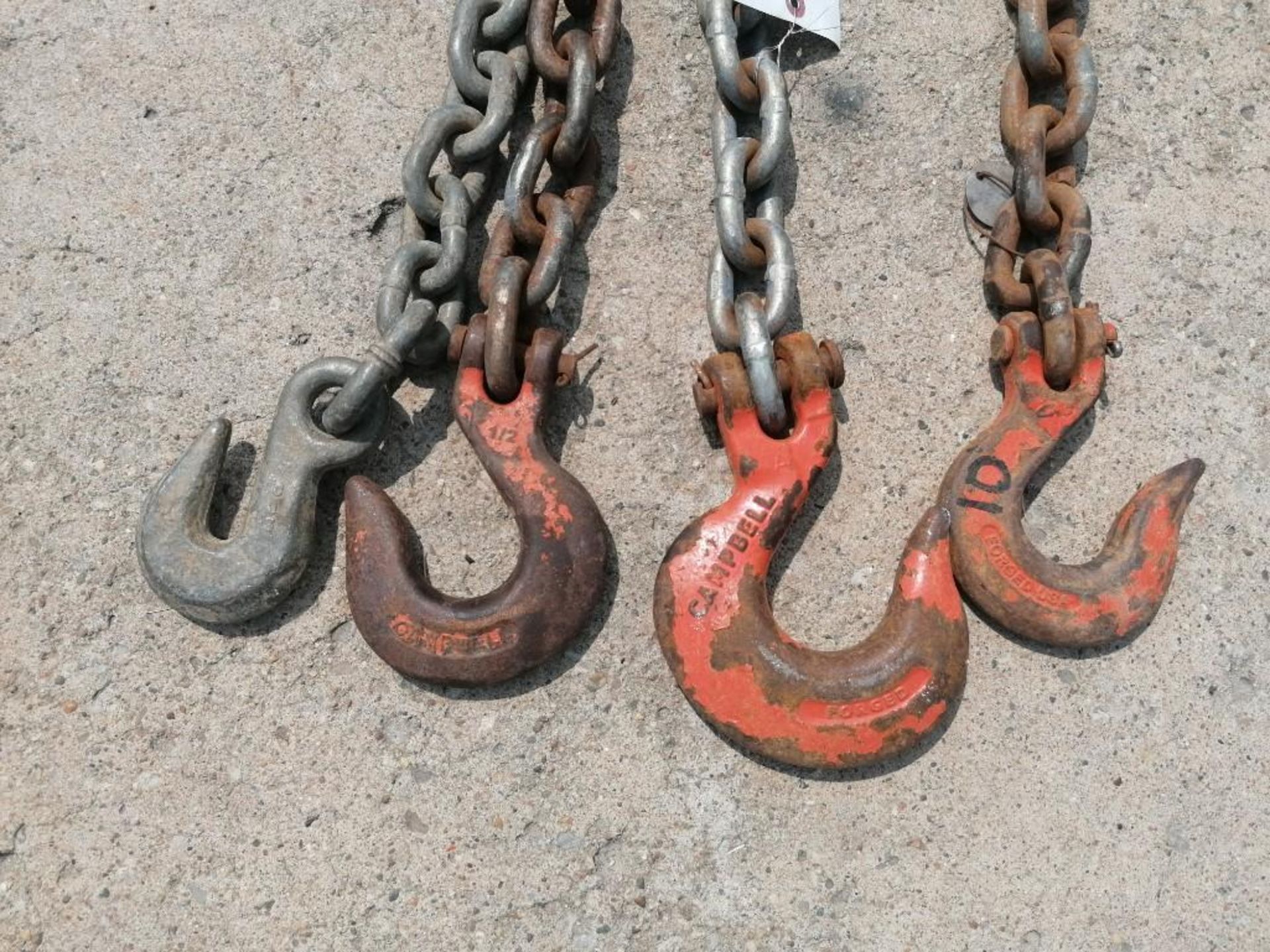 (3) 1/2" USA 9' & (1) 1/2" USA 8' Chain with Hook. Located at 301 E Henry Street, Mt. Pleasant, IA - Image 2 of 3