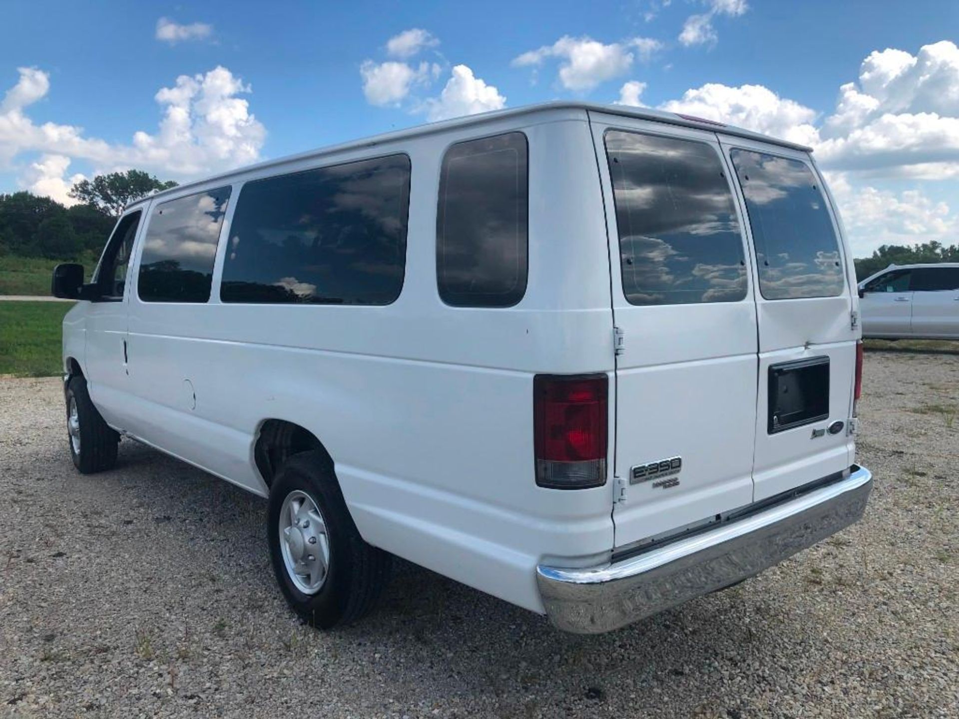 2013 Ford E3500 XLT Super Duty Van, VIN #1FBSS3BL5DDA27189, 218003 Miles, Catalytic Converter has - Image 4 of 20