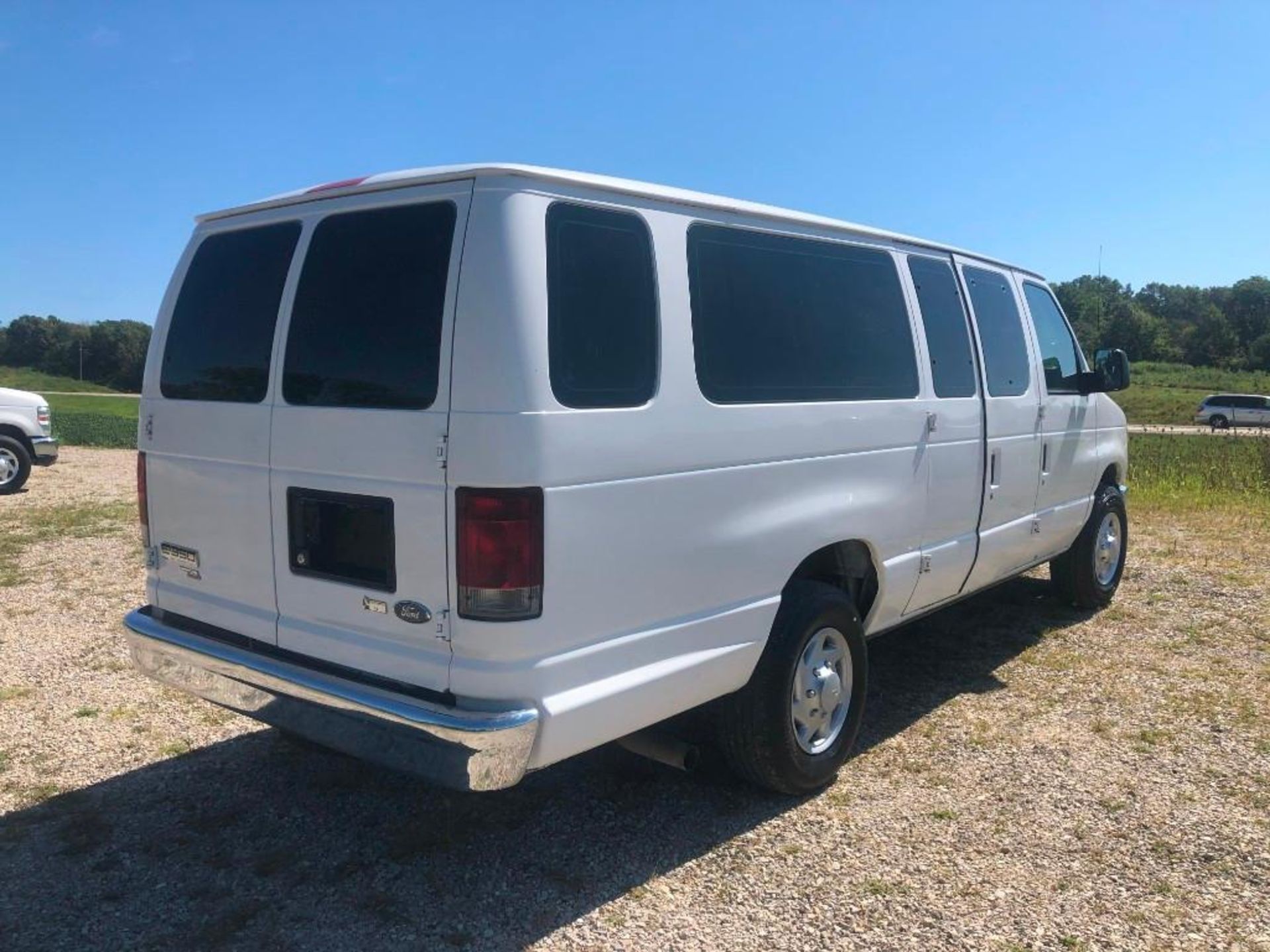 2013 Ford E3500 XLT Super Duty Van, VIN #1FBSS3BL6DDA87059, 215626 Miles, Catalytic Converter has - Image 4 of 20