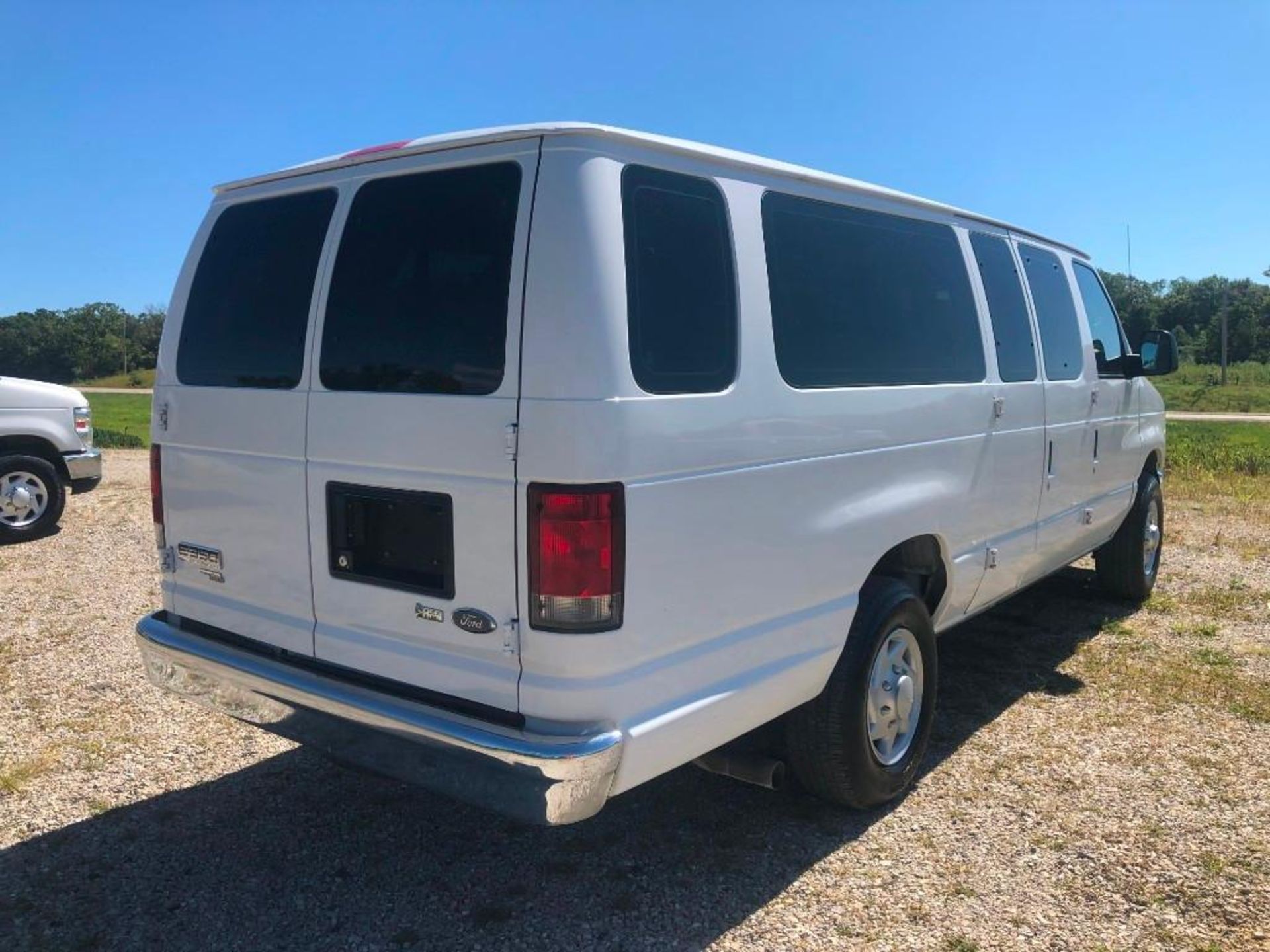 2013 Ford E3500 XLT Super Duty Van, VIN #1FBSS3BL3DDB08028, 183916 Miles, Catalytic Converter has - Image 4 of 19