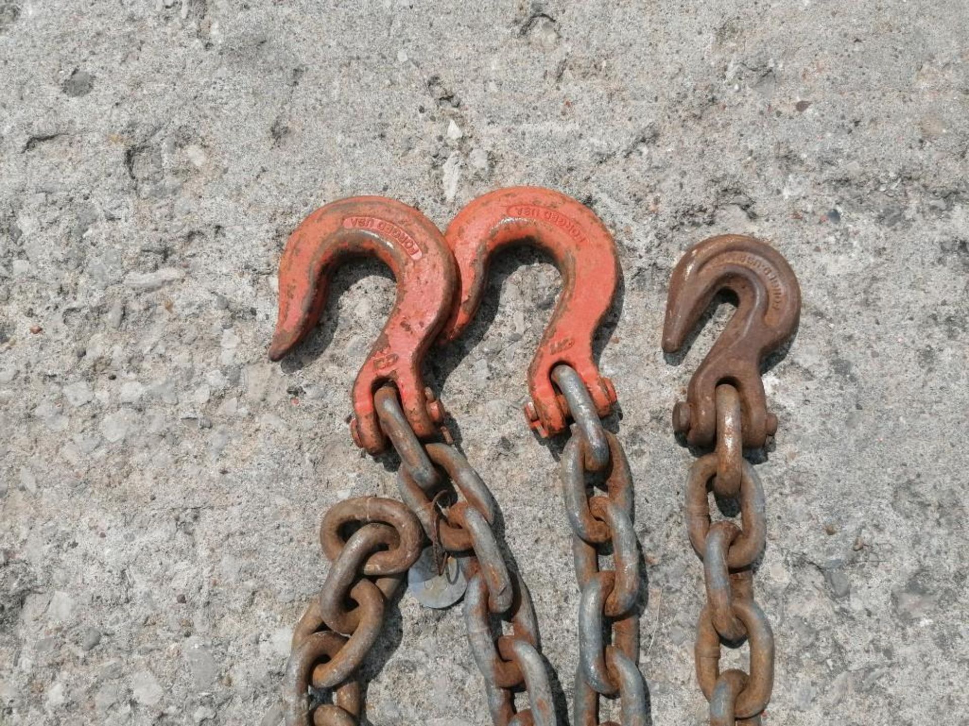 (4) 1/2" USA 10' Chain with hook. Located at 301 E Henry Street, Mt. Pleasant, IA 52641. - Image 3 of 3