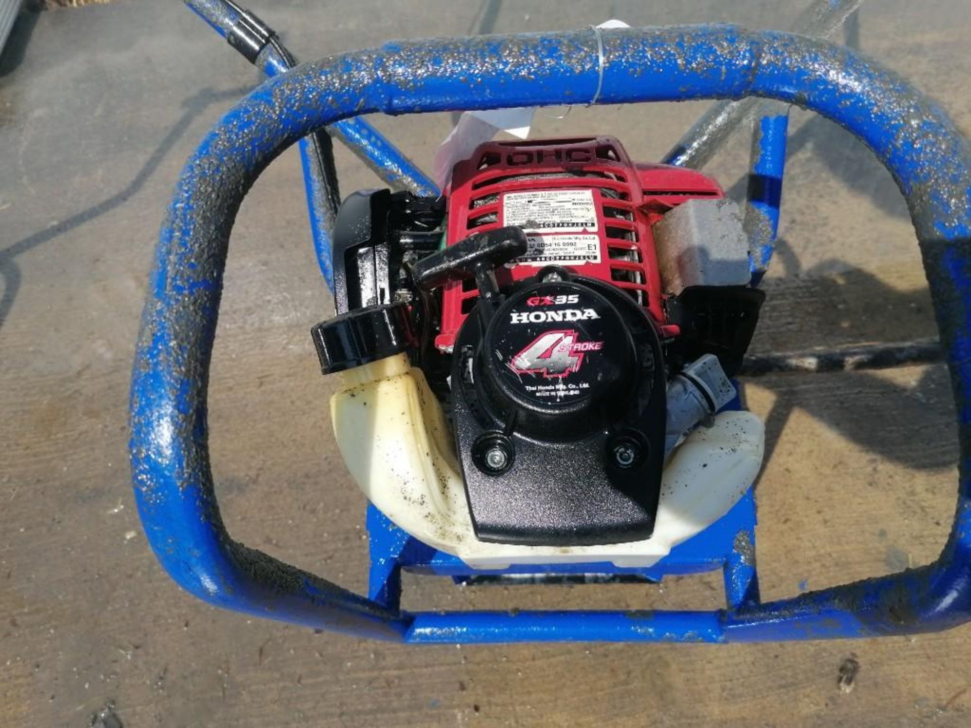 Shockwave Power Screed with Honda GX35 Motor, Serial #5354, 92.9 Hours. Located at 301 E Henry - Image 2 of 6