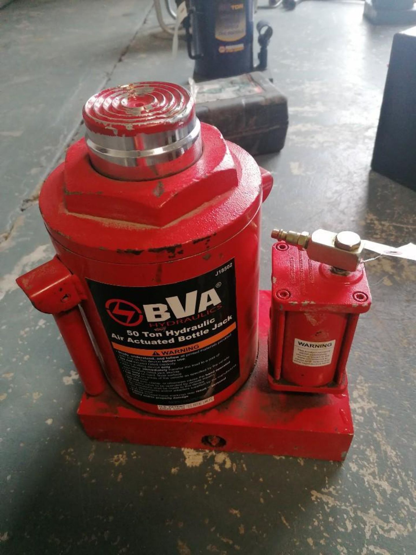 (1) BVA 50 TON Hydraulic Air Actuated Bottle Jack. Located at 301 E Henry Street, Mt. Pleasant, IA