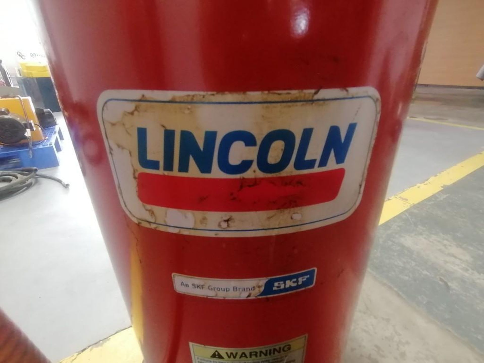 (1) Lincoln Used Oil Drain, Model 3601. Located at 301 E Henry Street, Mt. Pleasant, IA 52641. - Image 3 of 4