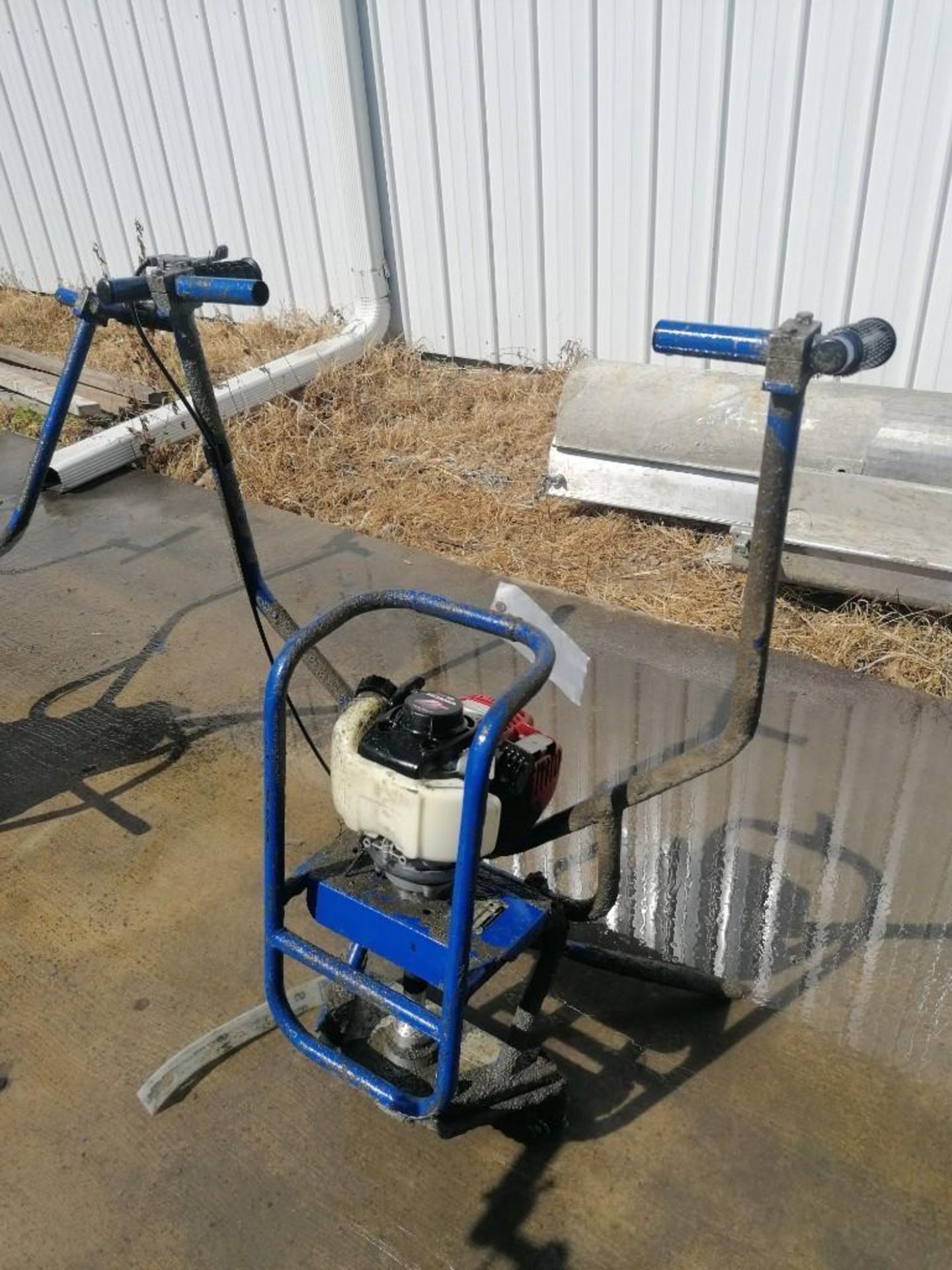 Shockwave Power Screed with Honda GX35 Motor, Serial #5838, 33.8 Hours. Located at 301 E Henry