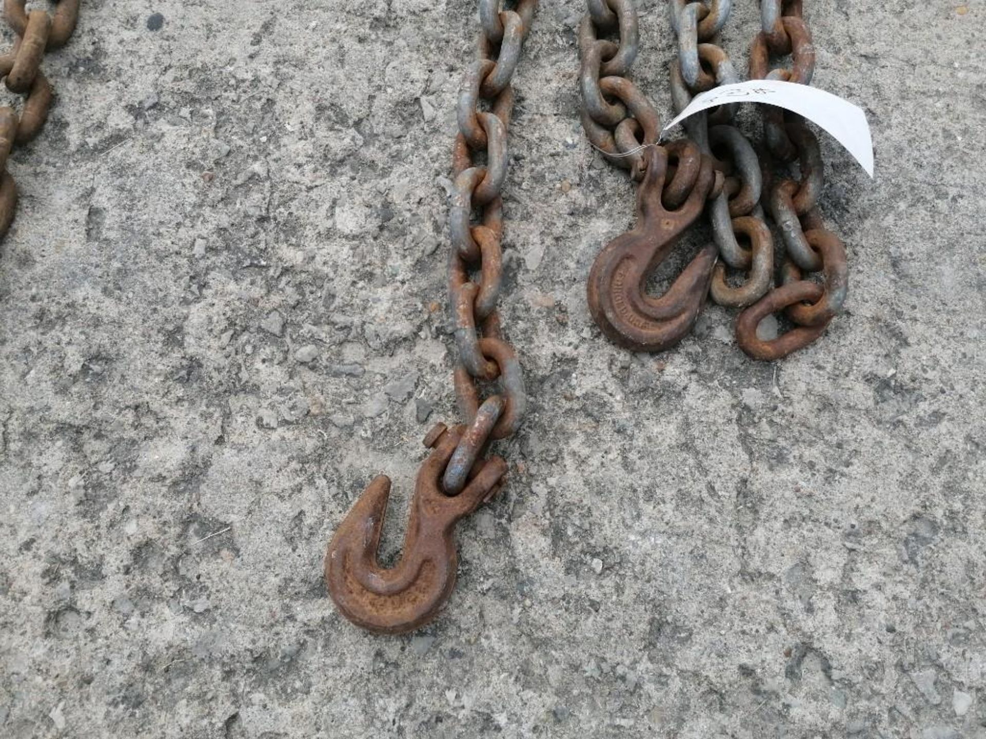 (4) 1/2" USA 9' Chain with hook. Located at 301 E Henry Street, Mt. Pleasant, IA 52641. - Image 2 of 3