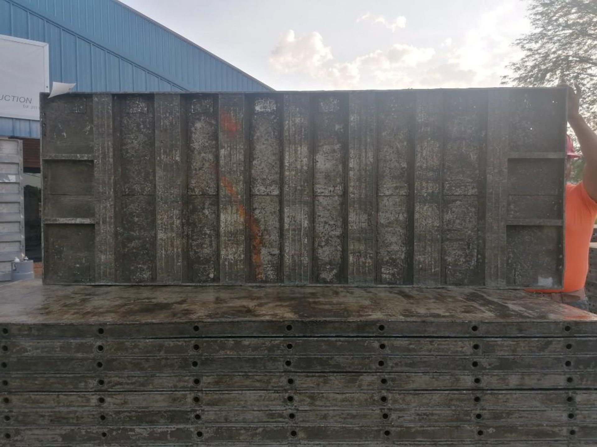 (20) 3' x 8' Wall-Ties Aluminum Concrete Forms, Smooth 6-12 Hole Pattern. Located at 301 E Henry - Image 7 of 7