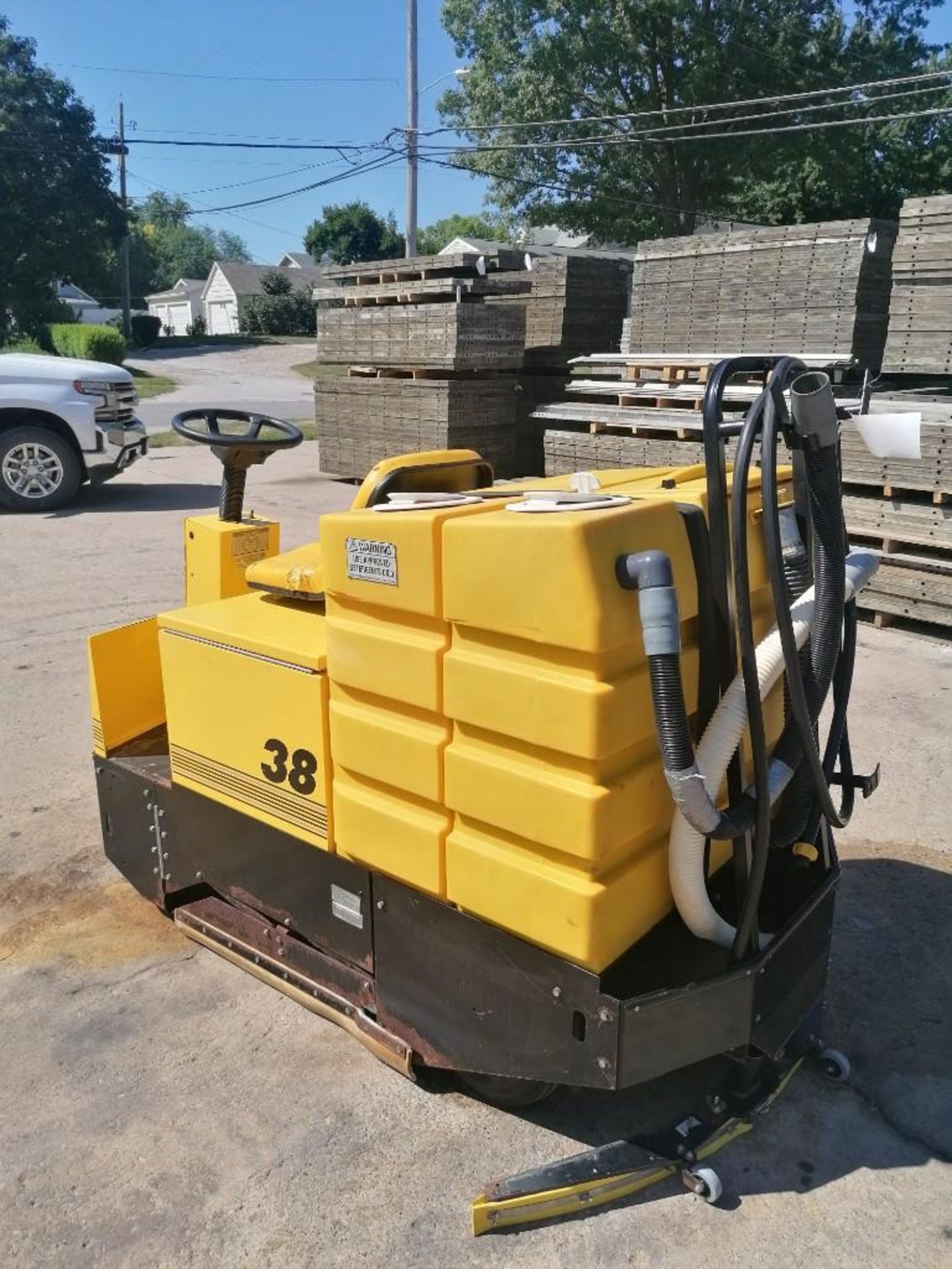 Factory Cat 38 Industrial Sweeper, Serial #JR38-2013, 2059 Hours, Model 38, with R.P.S Corporation - Image 4 of 11