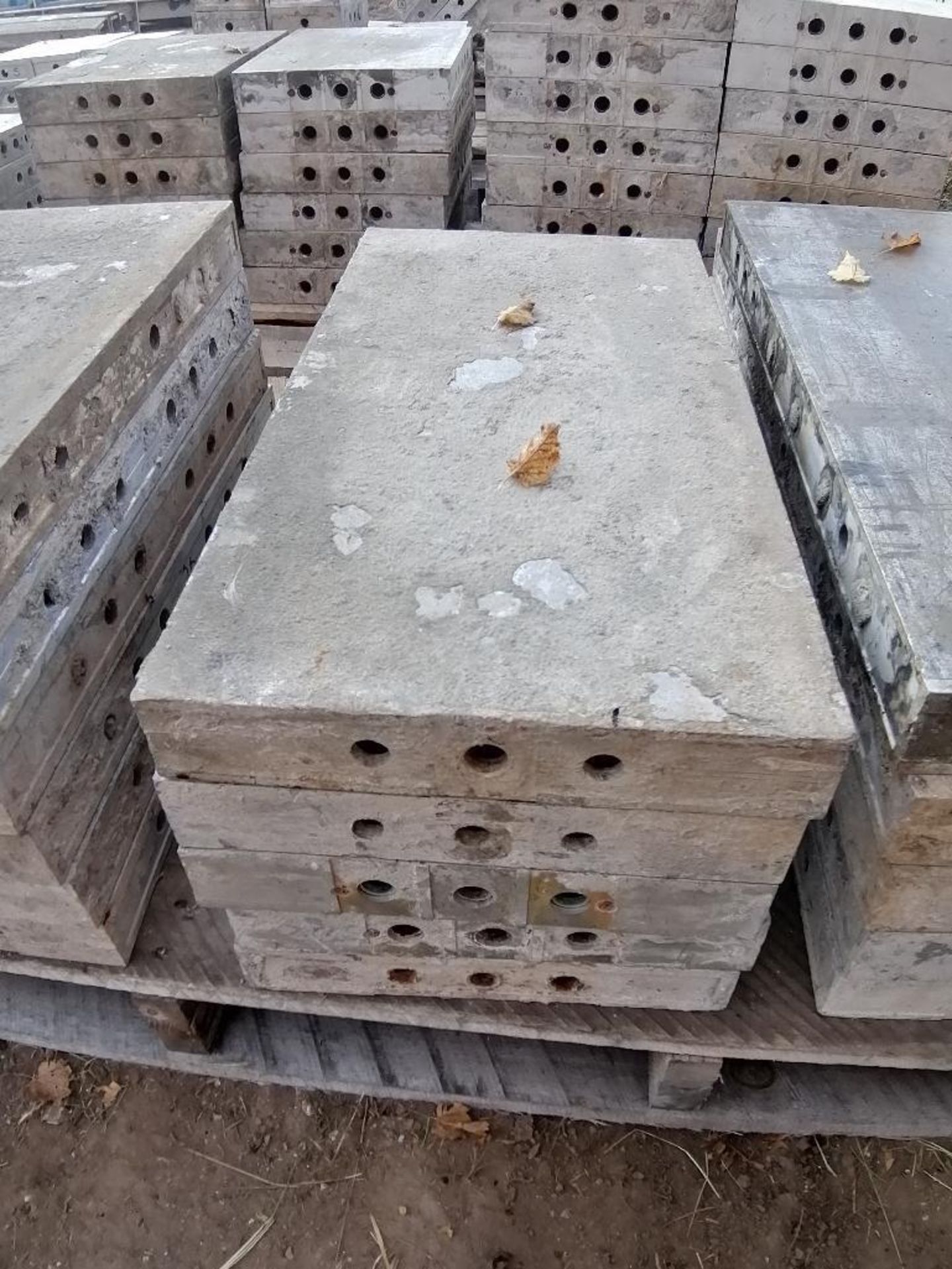 (1) Pallet of Assorted 1' Cap Aluforms Smooth Aluminum Concrete Forms, Triple Punch. (3) 32" x - Image 6 of 27