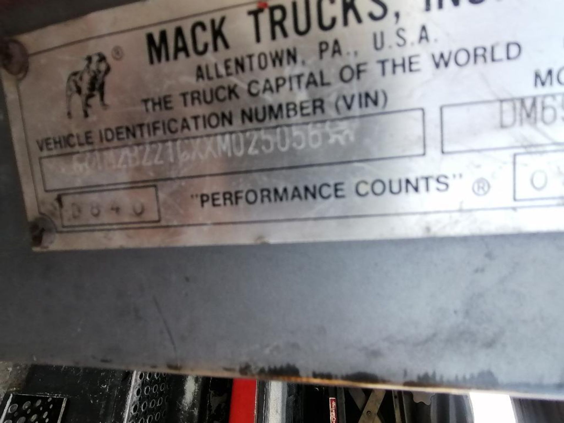 1999 Mack Concrete Mixer, Model DM690S, VIN #1M2B221CXXM025056,180654 Miles, 18803 Hours, Mack E7- - Bild 12 aus 58