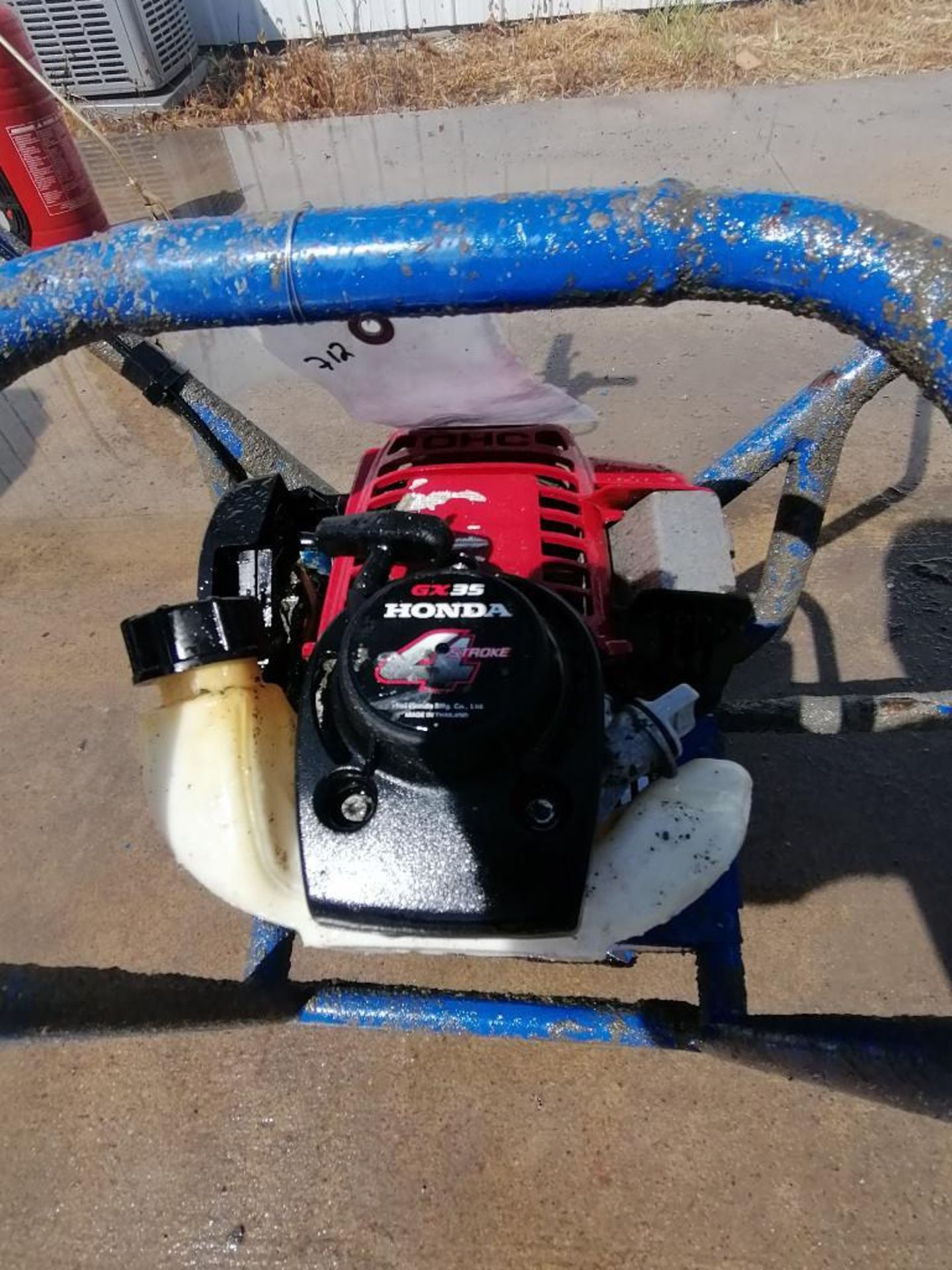 Shockwave Power Screed with Honda GX35 Motor. Serial #5903, 52 Hours. Located in Mt. Pleasant, IA - Image 2 of 8