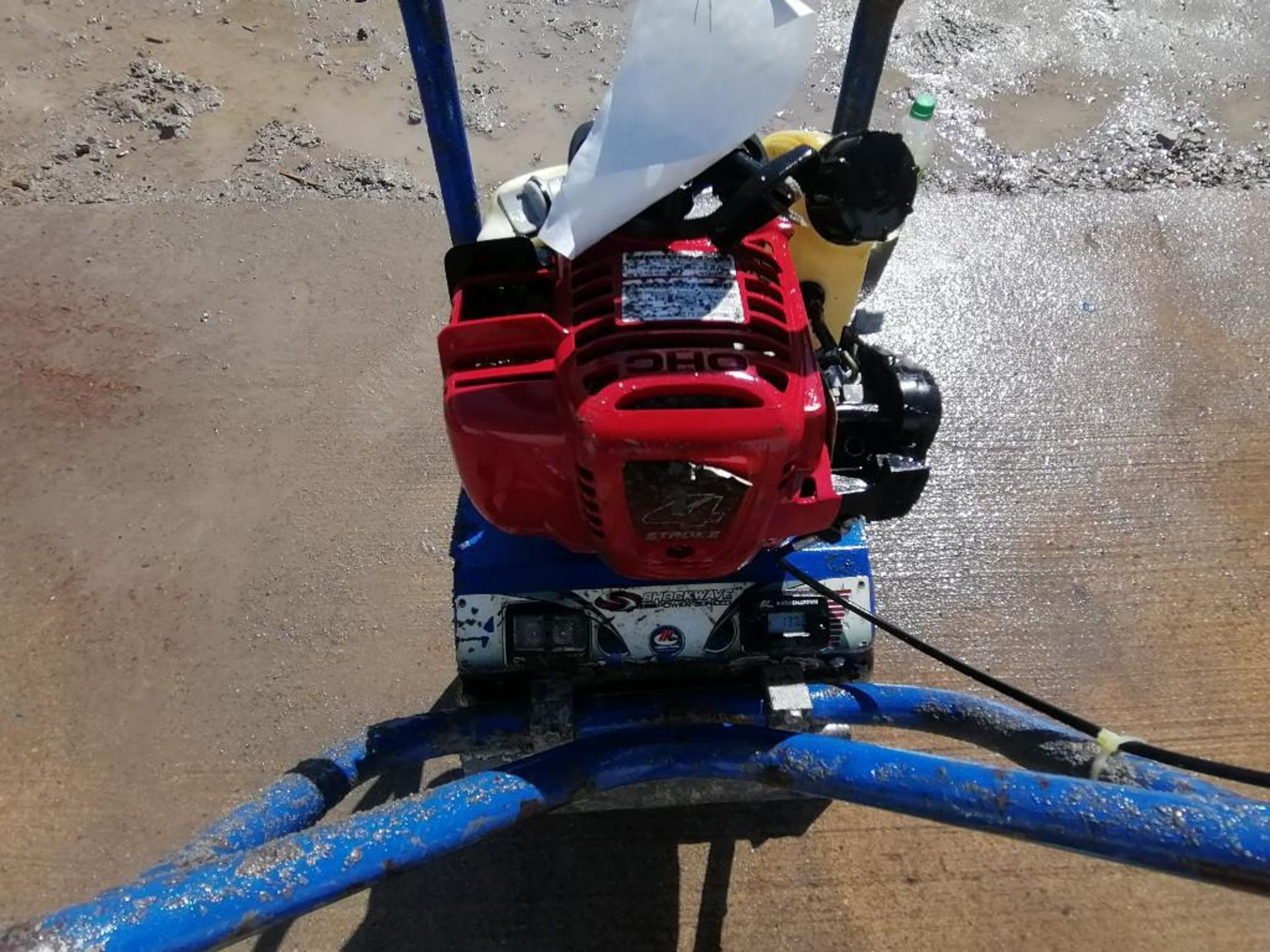 Shockwave Power Screed with Honda GX35 Motor. Serial #3808, 130.2 Hours. Located in Mt. Pleasant, - Bild 6 aus 8