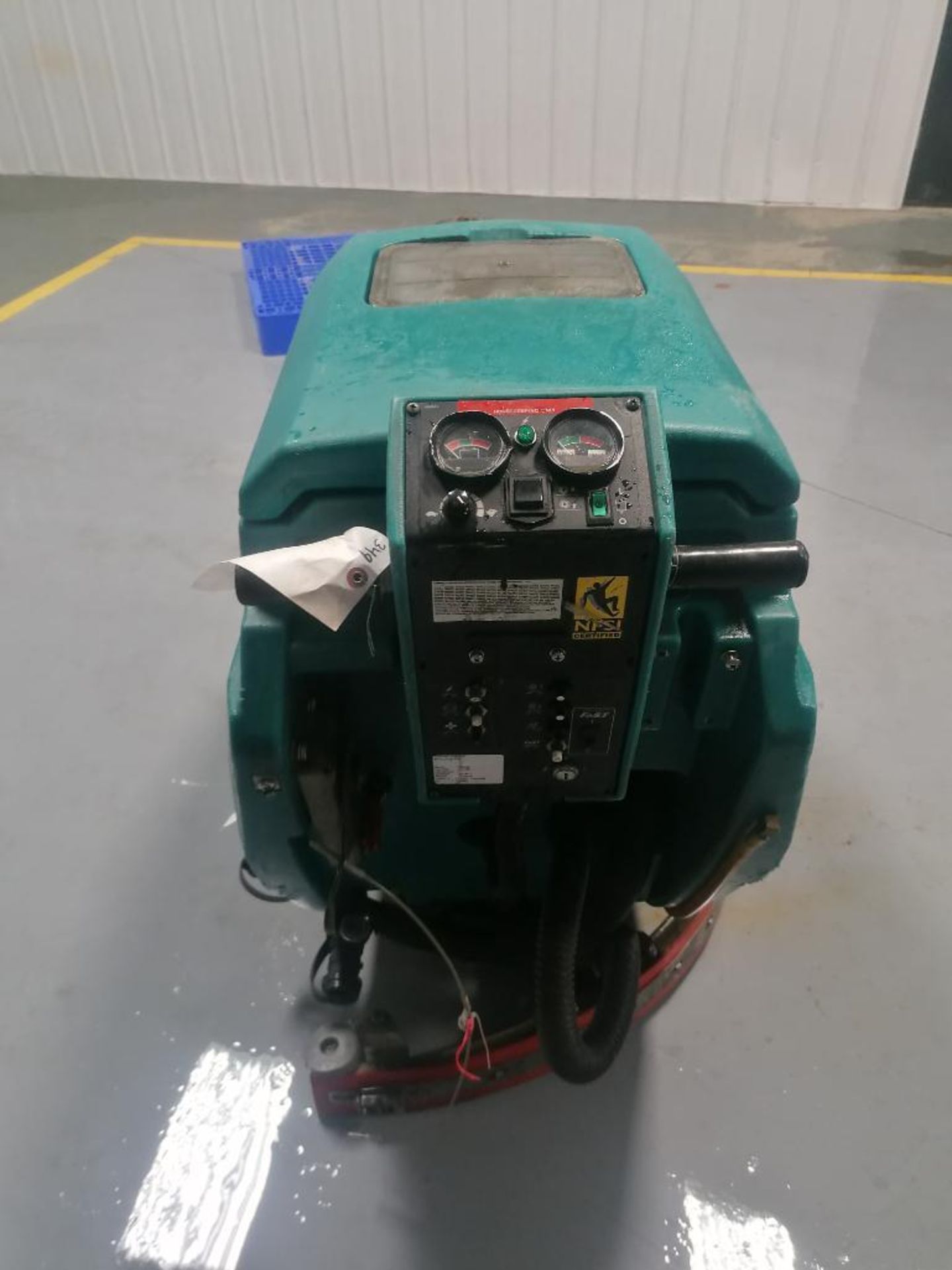 Tennant 5400 Floor Scrubber, Serial #540010203098, 24 Volts. Located in Mt. Pleasant, IA. - Image 5 of 17