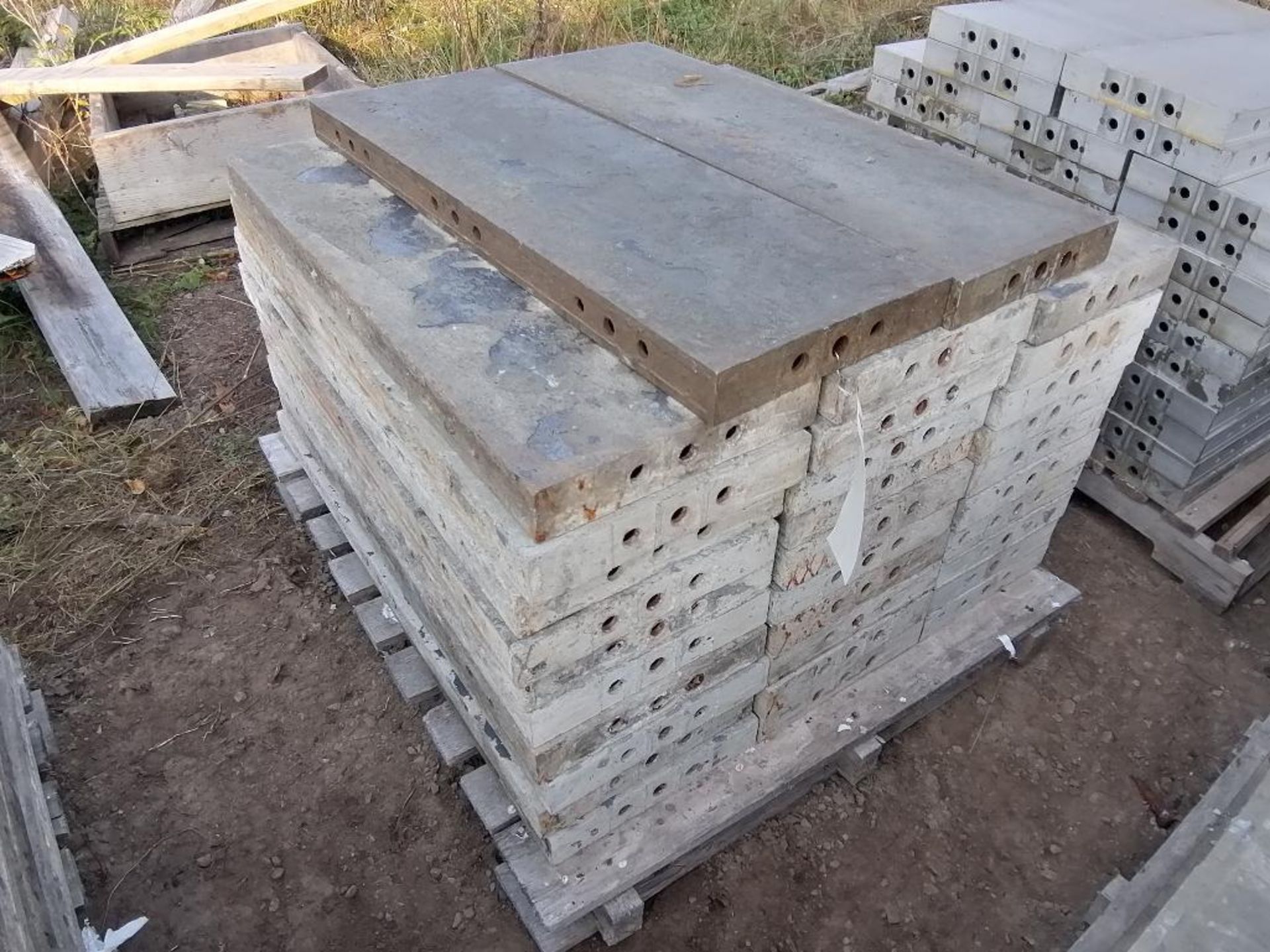 (32) 36" x 1' Cap Precise Smooth Aluminum Concrete Forms, Triple Punch. Located in Ixonia, WI
