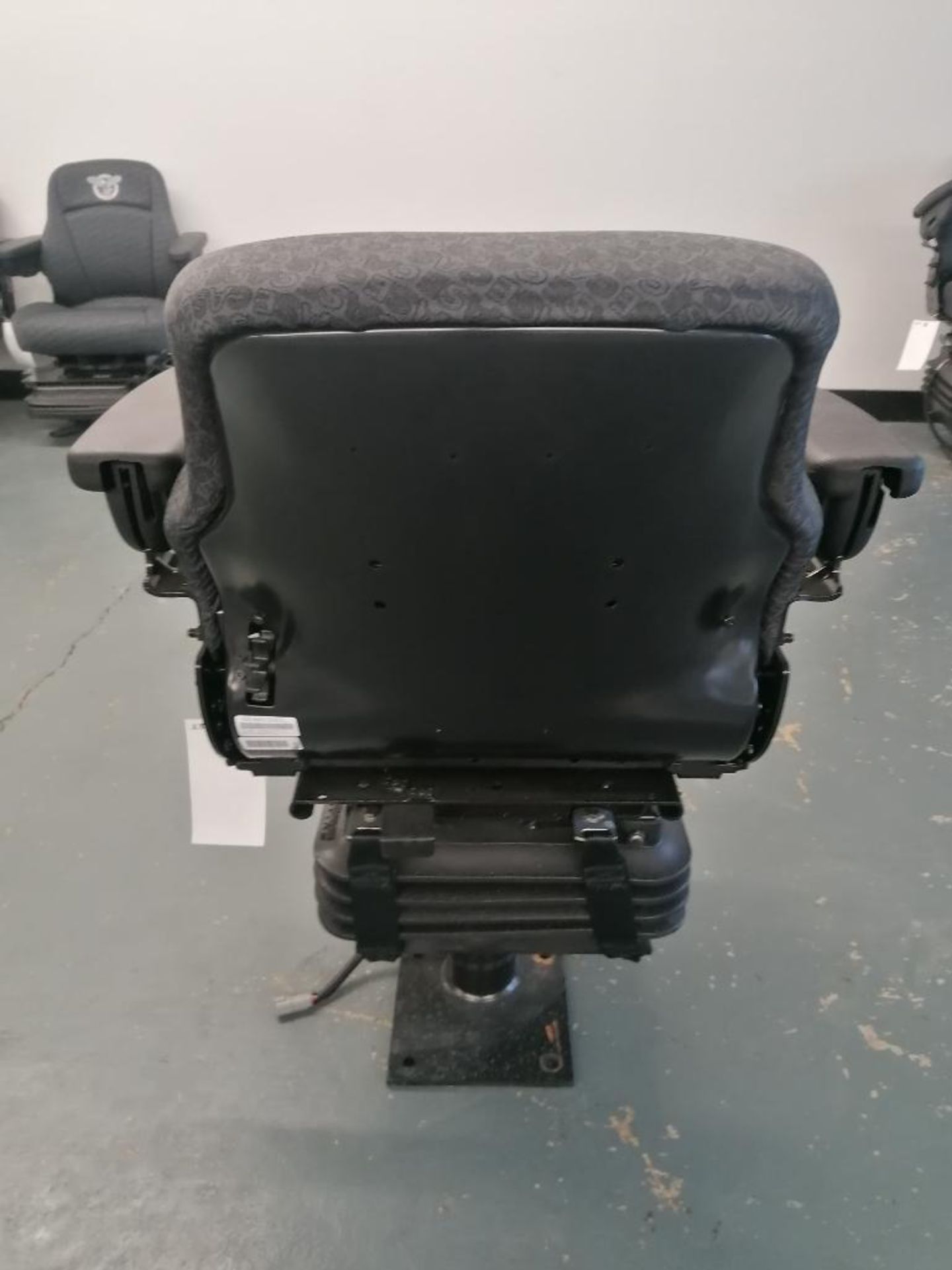 CNH Air Suspension Seat for Case Backhoe, Serial #007091742368. Located in Mt. Pleasant, IA. - Image 5 of 14
