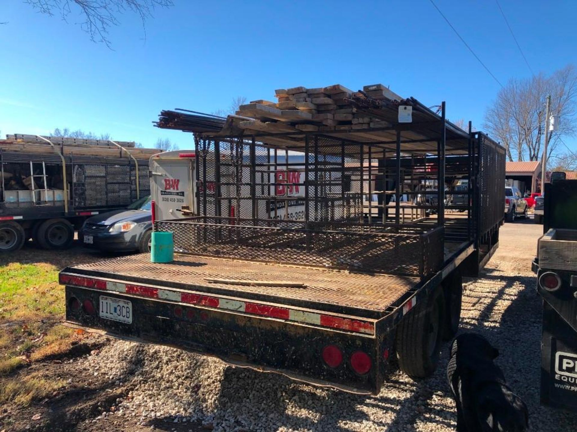 2000 Loadmaster Trailer, VIN #4JLFG2022YGLM6005, Model Flatbed GN, 20' x 8' Trailer. Located in - Image 3 of 9