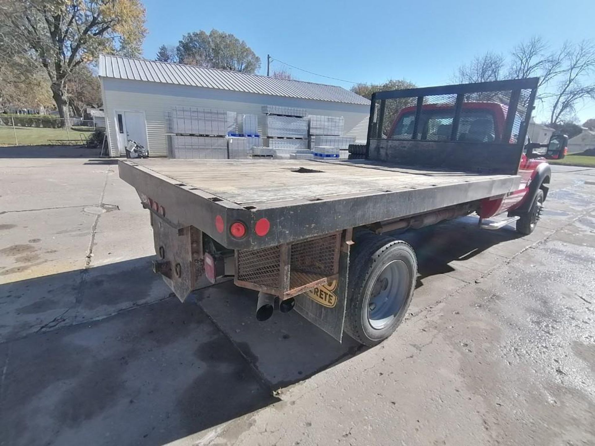 2014 Ford F550 4 x 4 Flat Bed Truck, VIN #1FDUF5HT4EEB22894, 141,305 Miles, 6.7L Power Stroke Diesel - Image 31 of 40