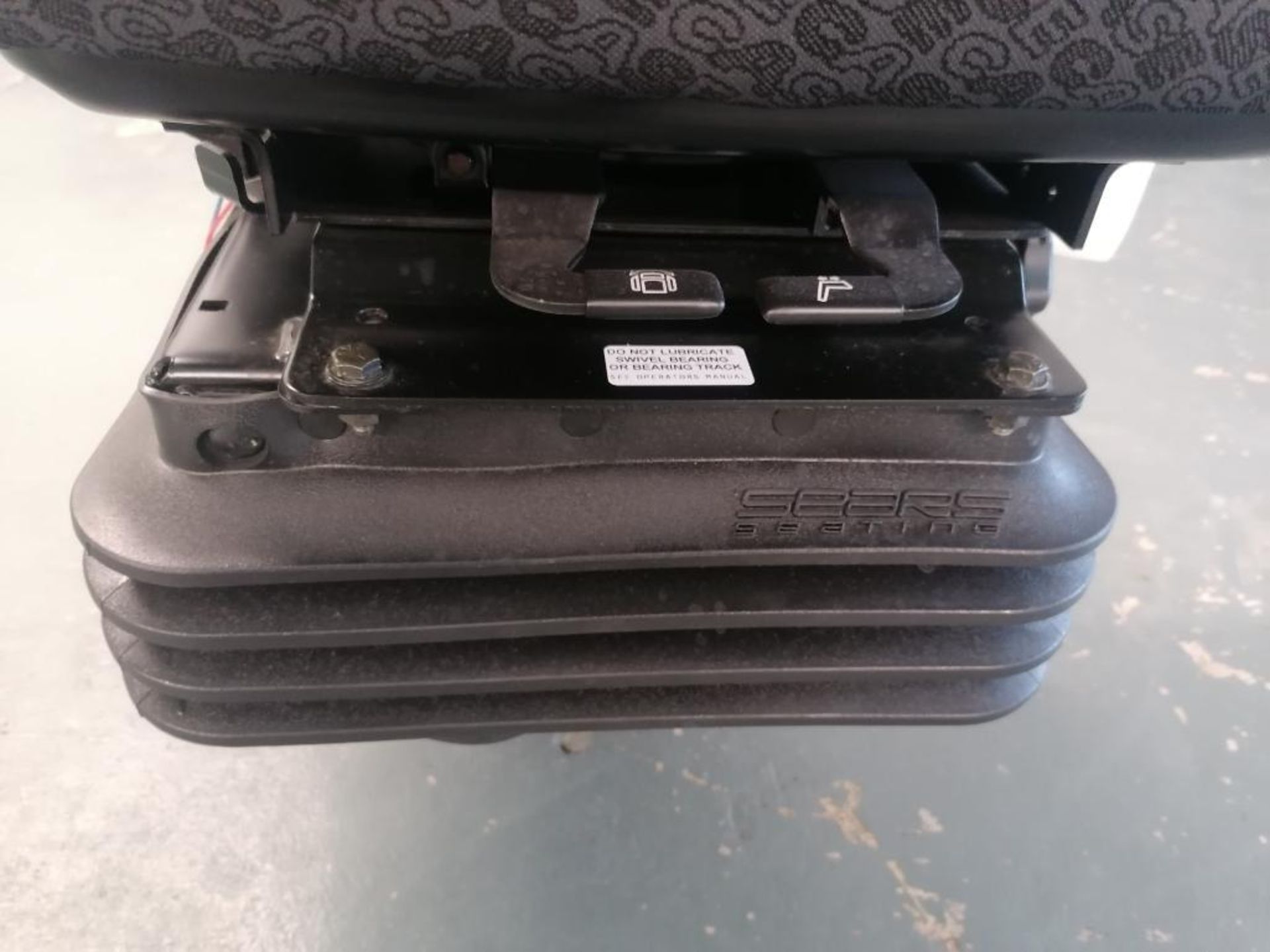 CNH Air Suspension Seat for Case Backhoe, Serial #007091742368. Located in Mt. Pleasant, IA. - Image 10 of 14