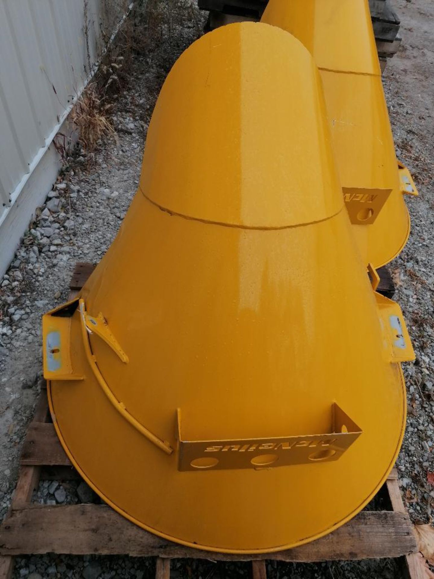 (1) Yellow McNeilus MTM Mixer Charge Hopper. Located in Mt. Pleasant, IA. - Image 3 of 5